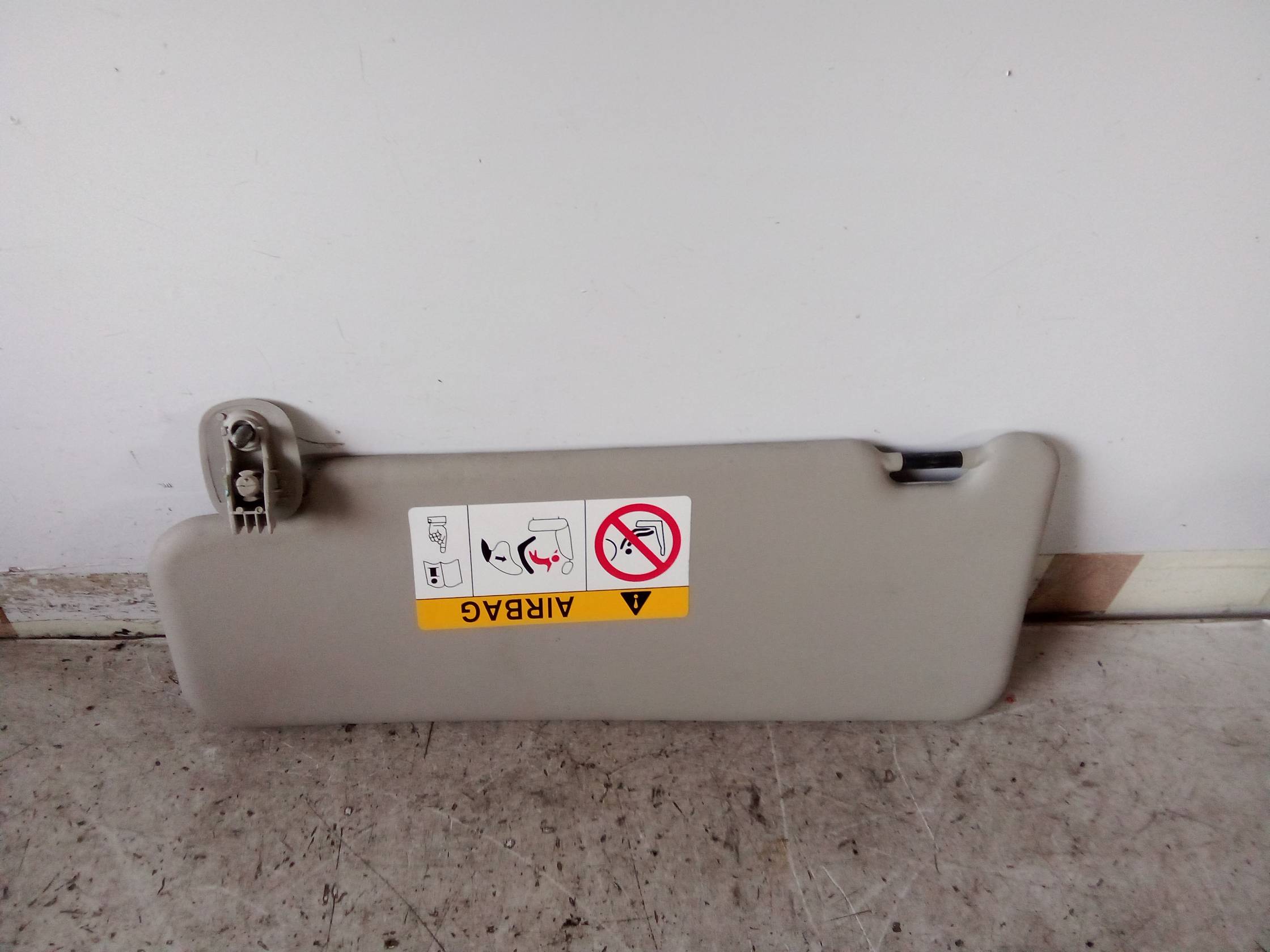 Aletta parasole parabrezza dx.