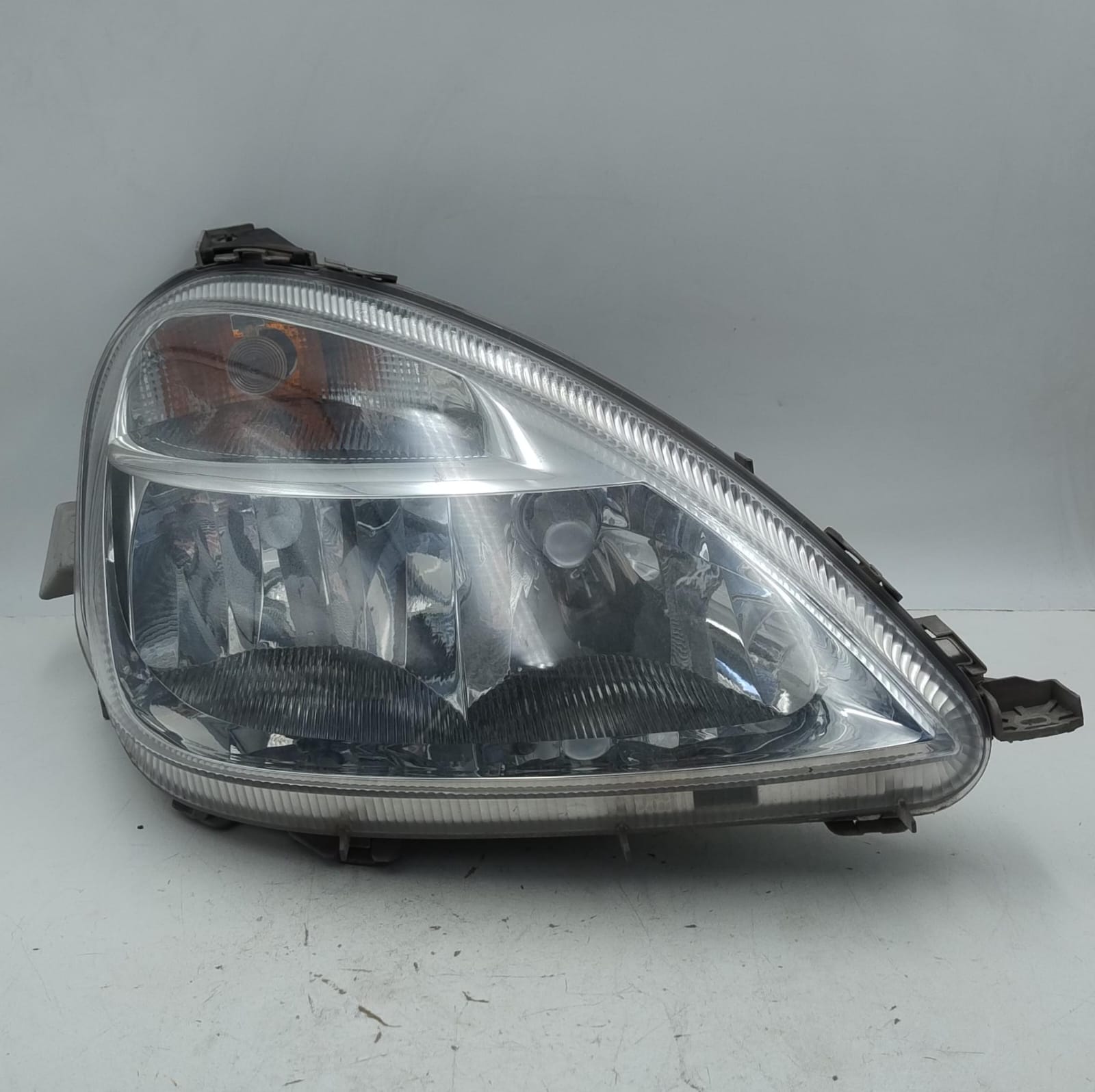 Fanale anteriore destro