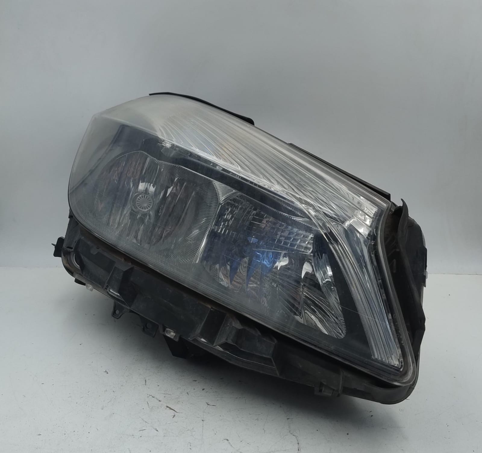 Fanale anteriore destro