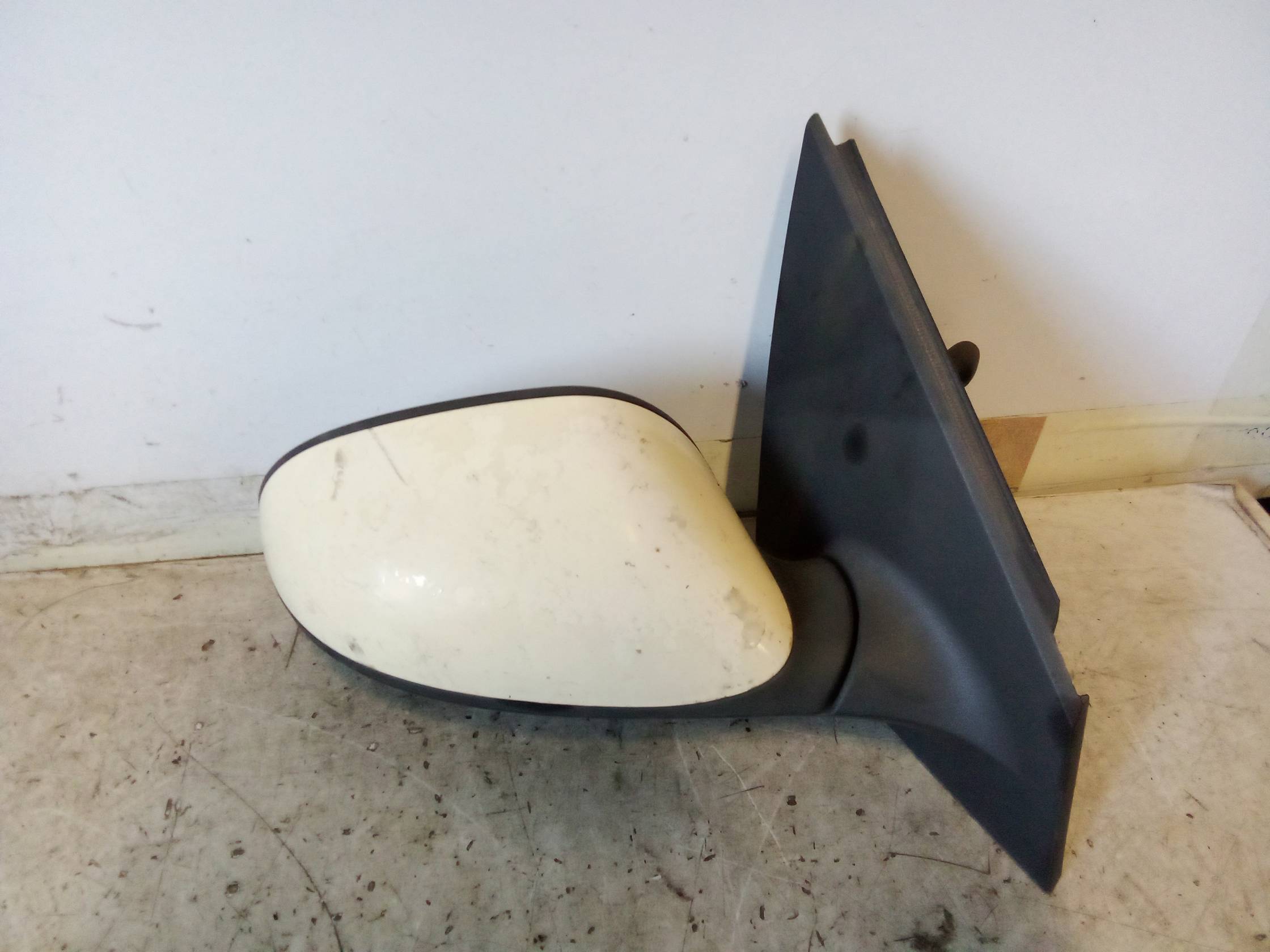 Retrovisore est. dx.