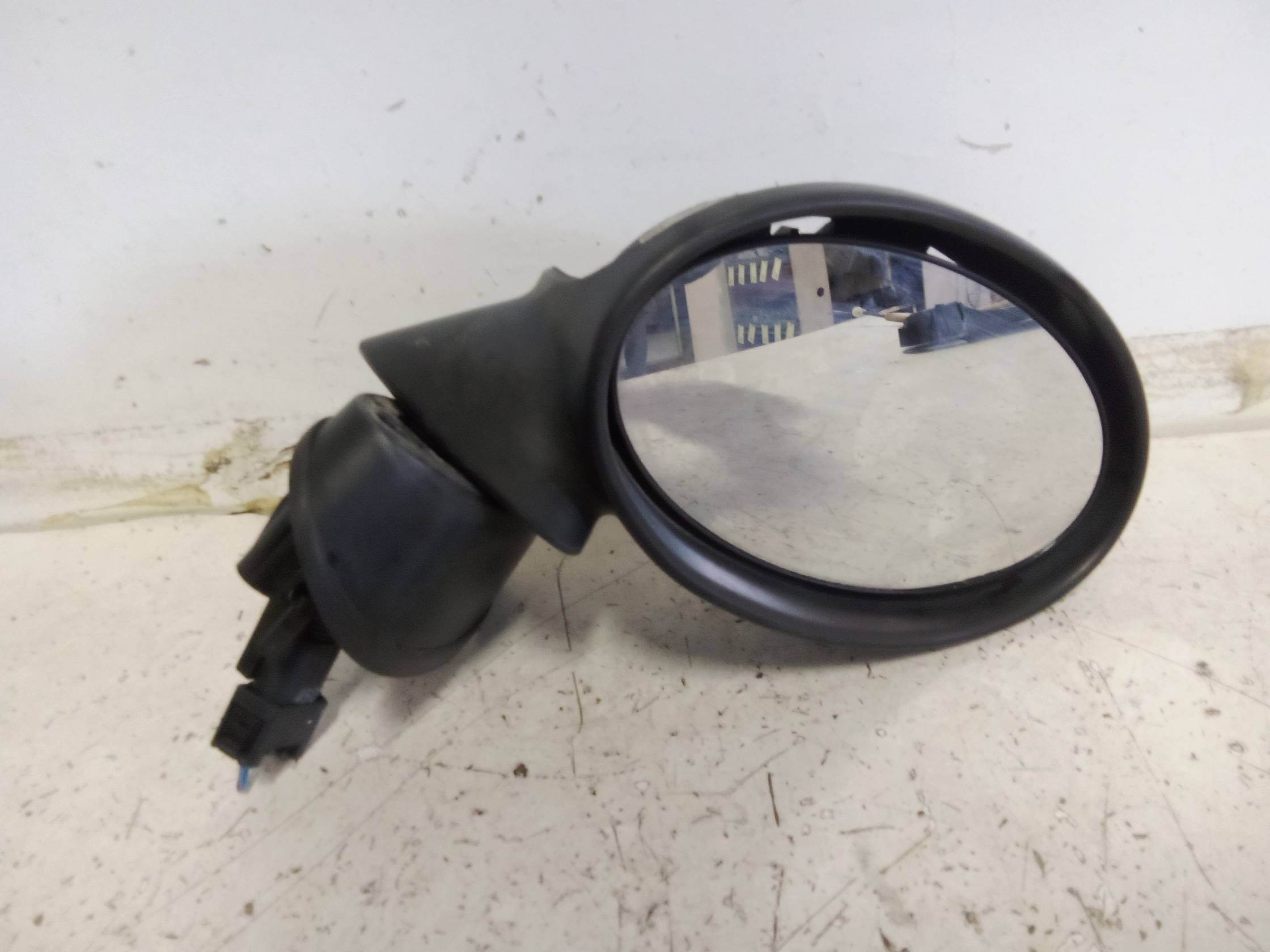 Retrovisore est. regolaz. elettr. dx.