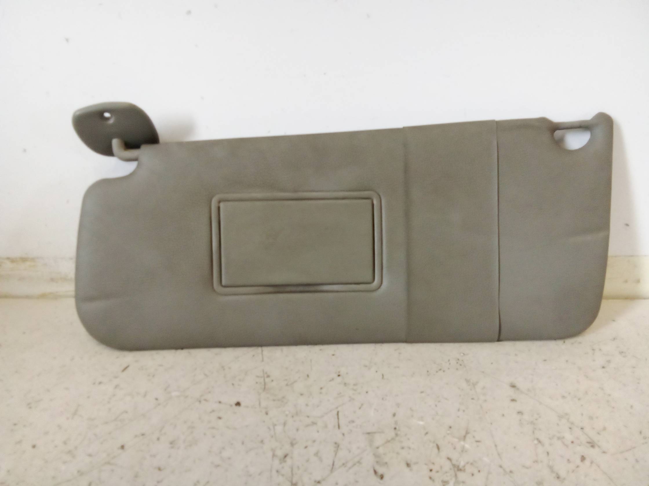 Aletta parasole parabrezza dx.