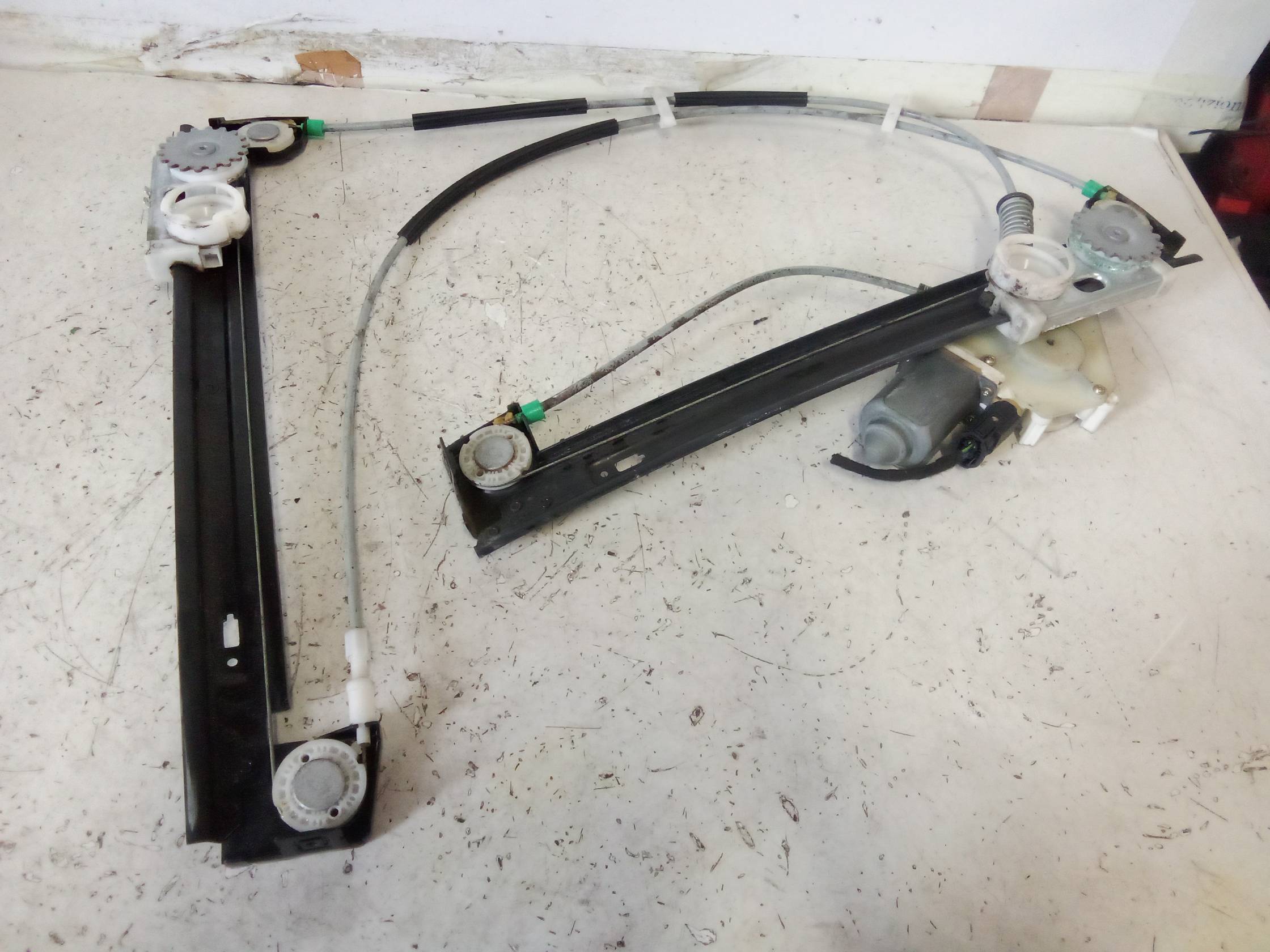 Alzacristallo porta ant. sx.