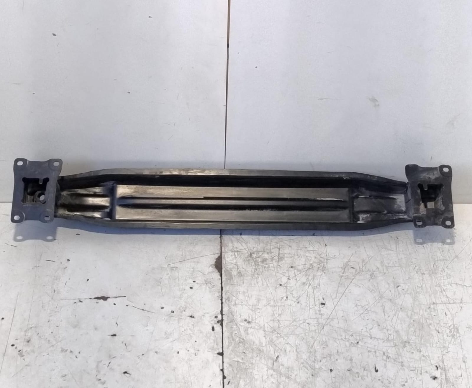 Traversa paraurti post.