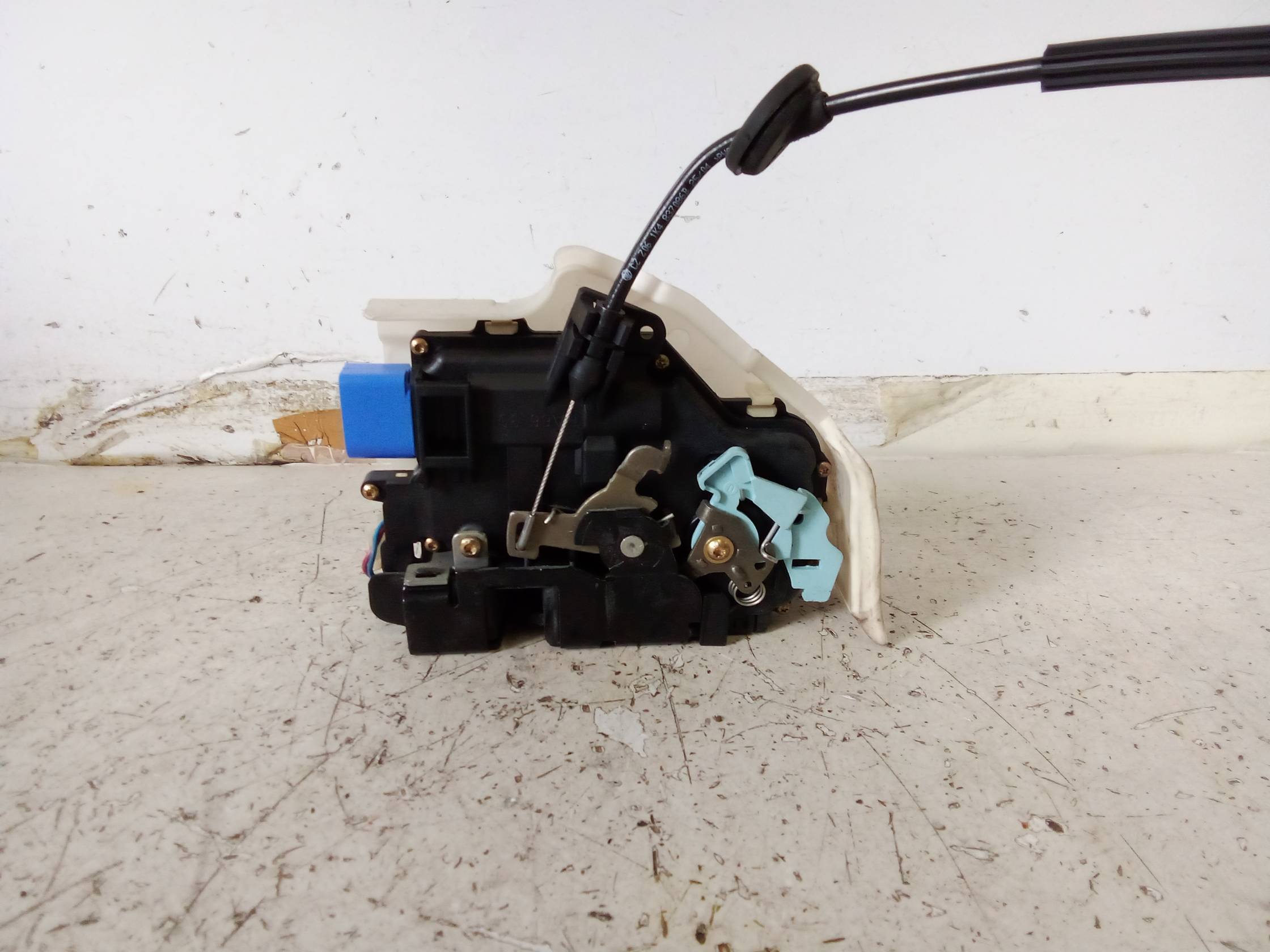 Serratura porta ant. dx.