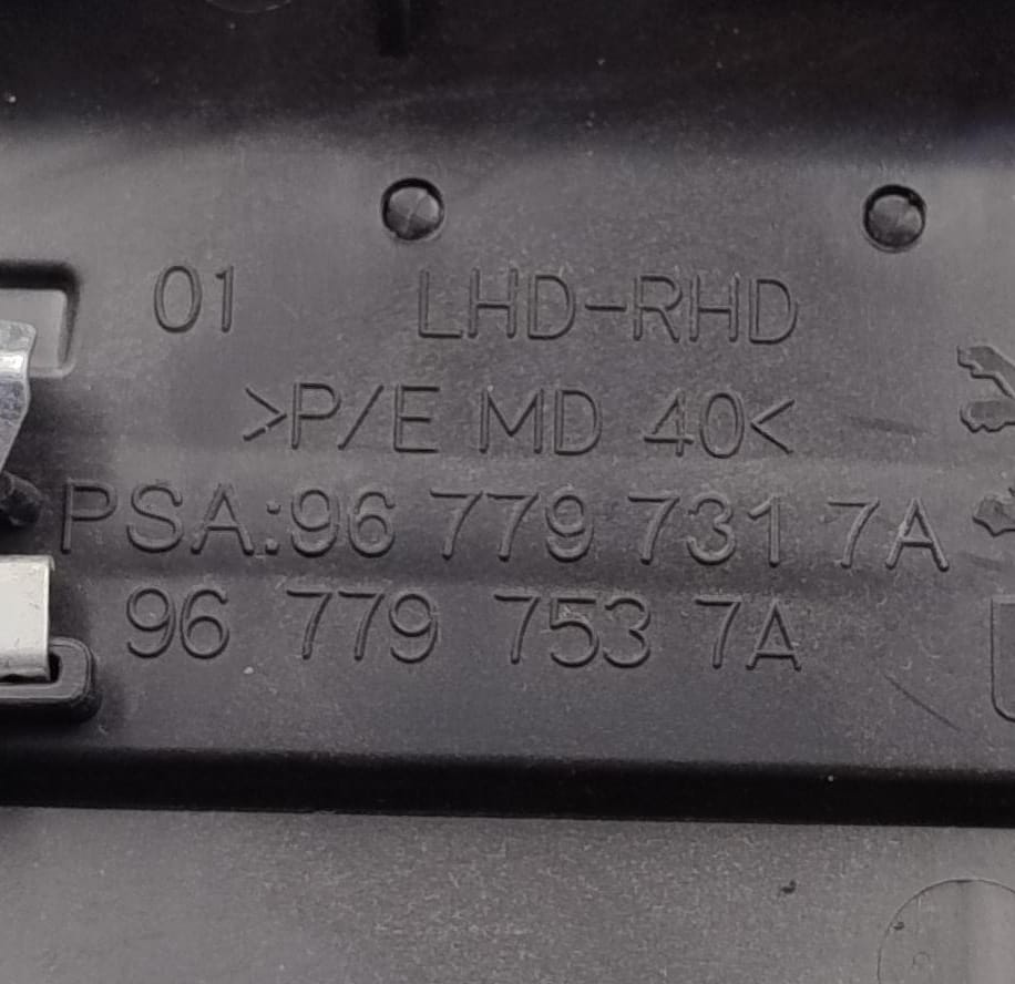 Bocchetta aria ant. console centr.