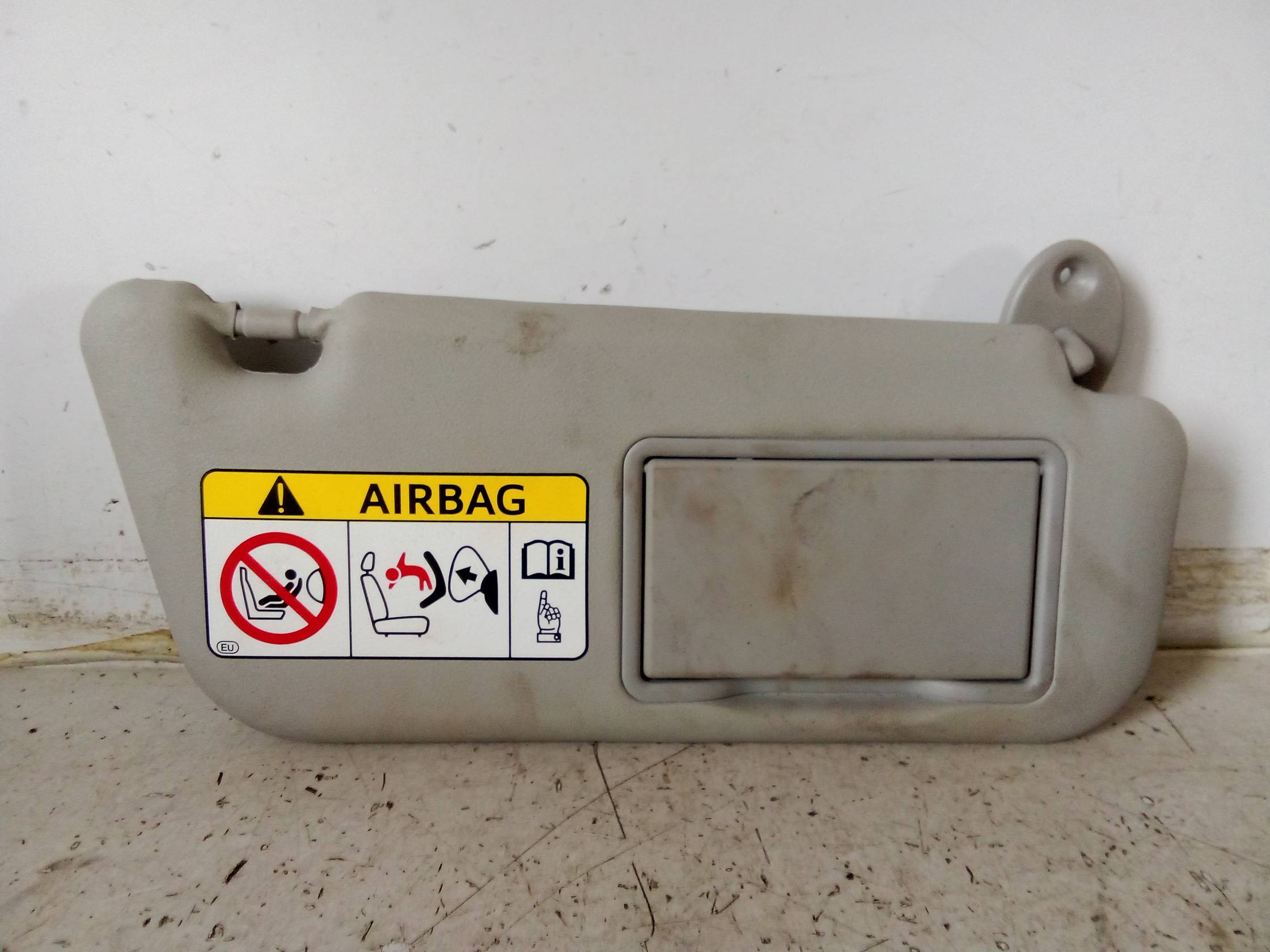 Aletta parasole parabrezza dx.