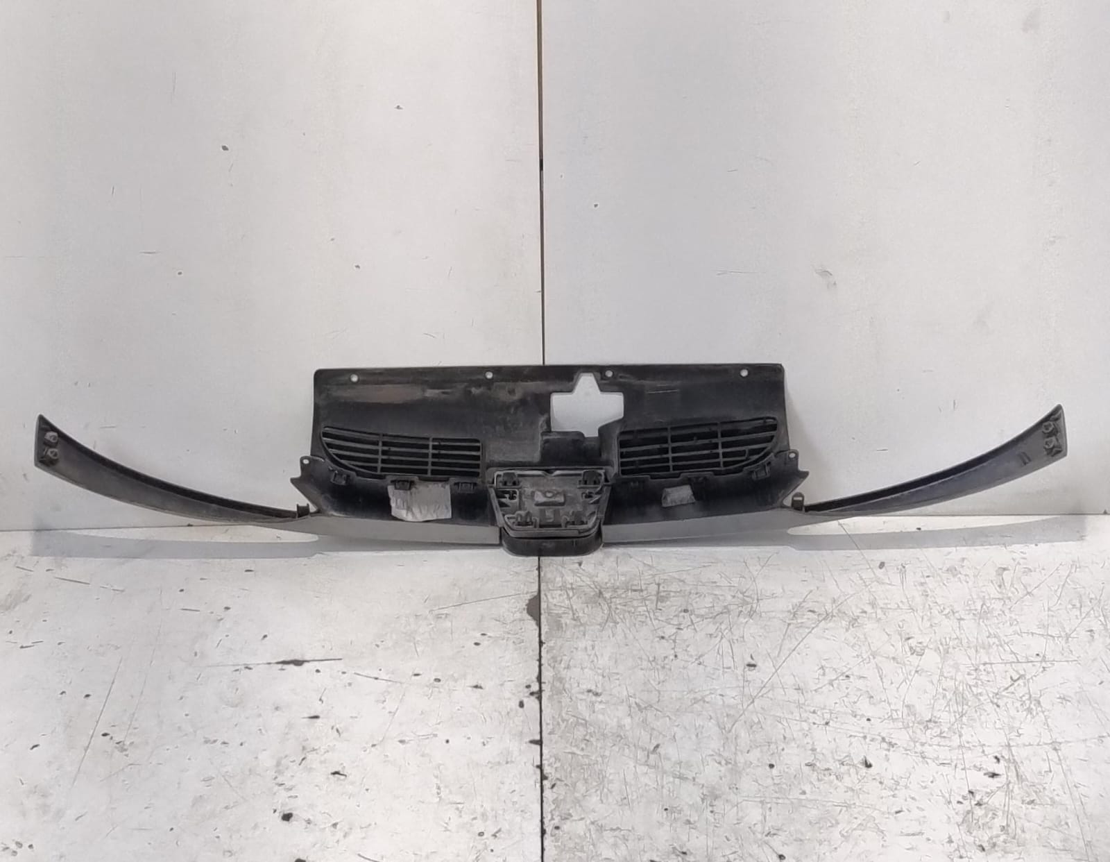 Griglia paraurti ant. Griglia paraurti ant.