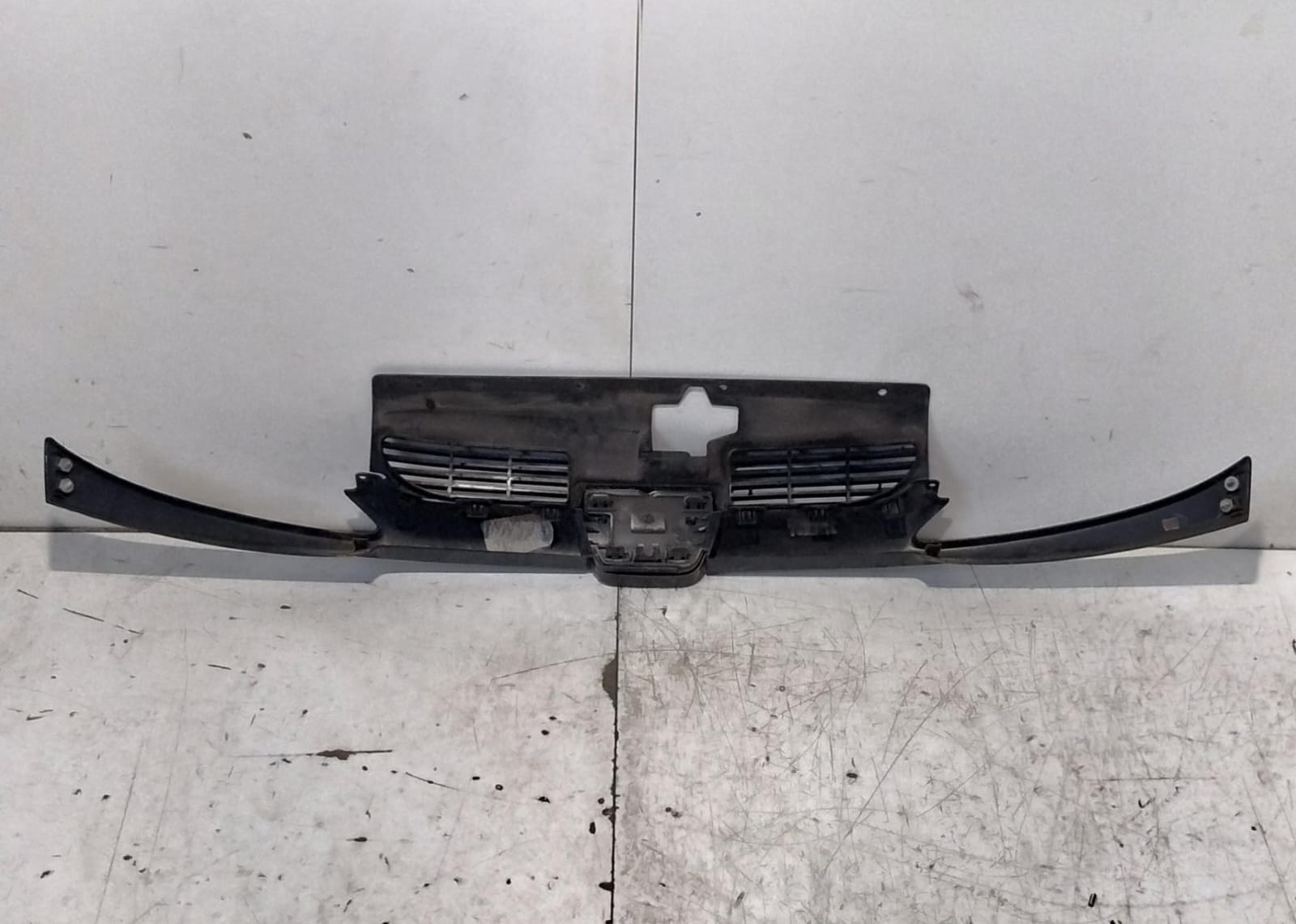 Griglia paraurti ant. Griglia paraurti ant.