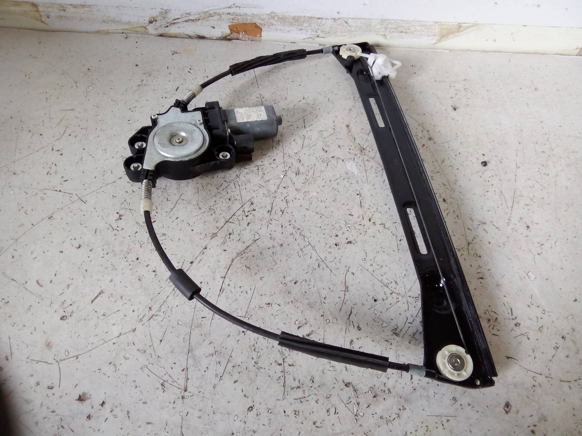 Alzacristallo elettr. porta ant. con motorino sx.