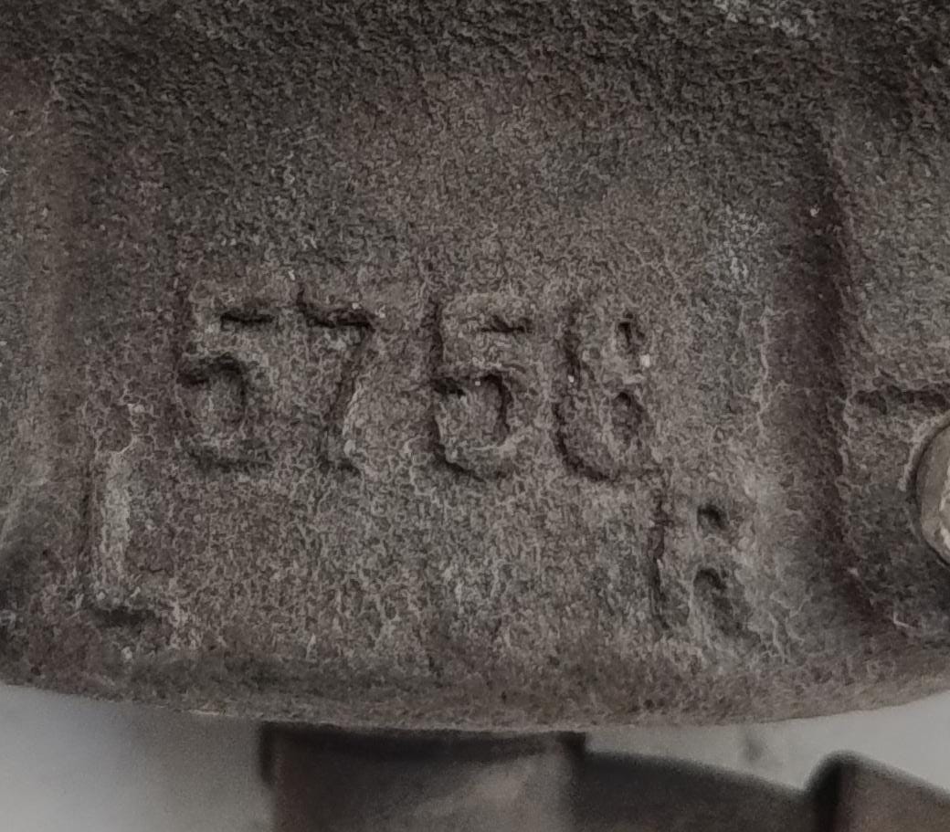 Pinza freno anteriore dx.