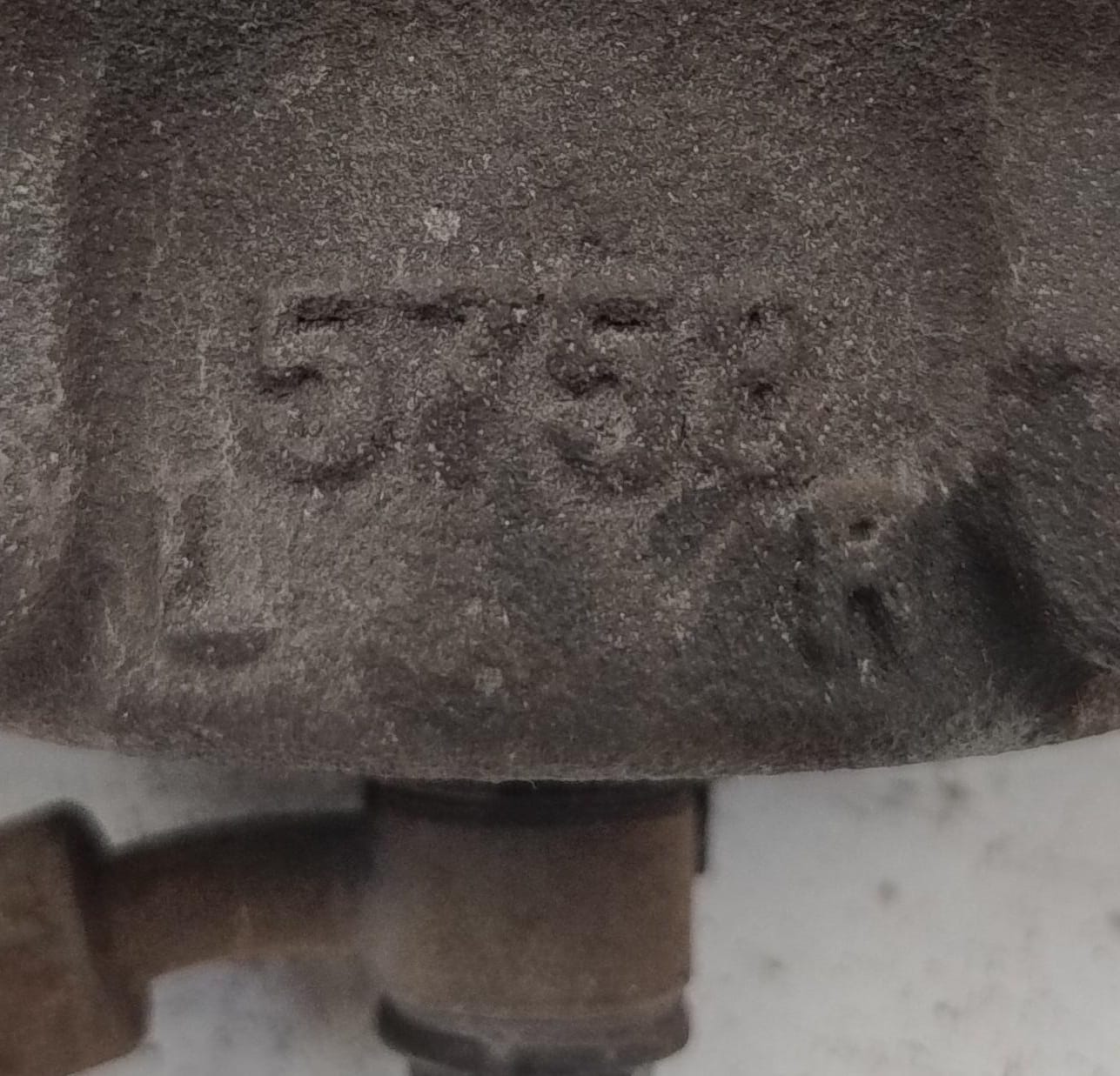 Pinza freno anteriore sx.