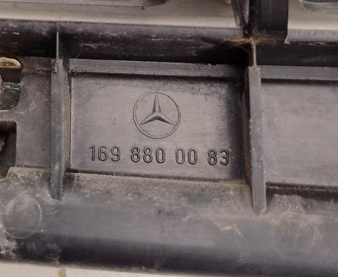 Griglia paraurti ant.