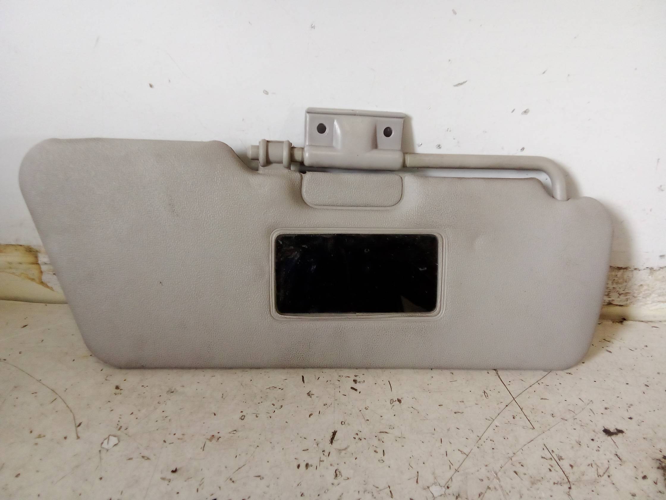 Aletta parasole parabrezza dx.