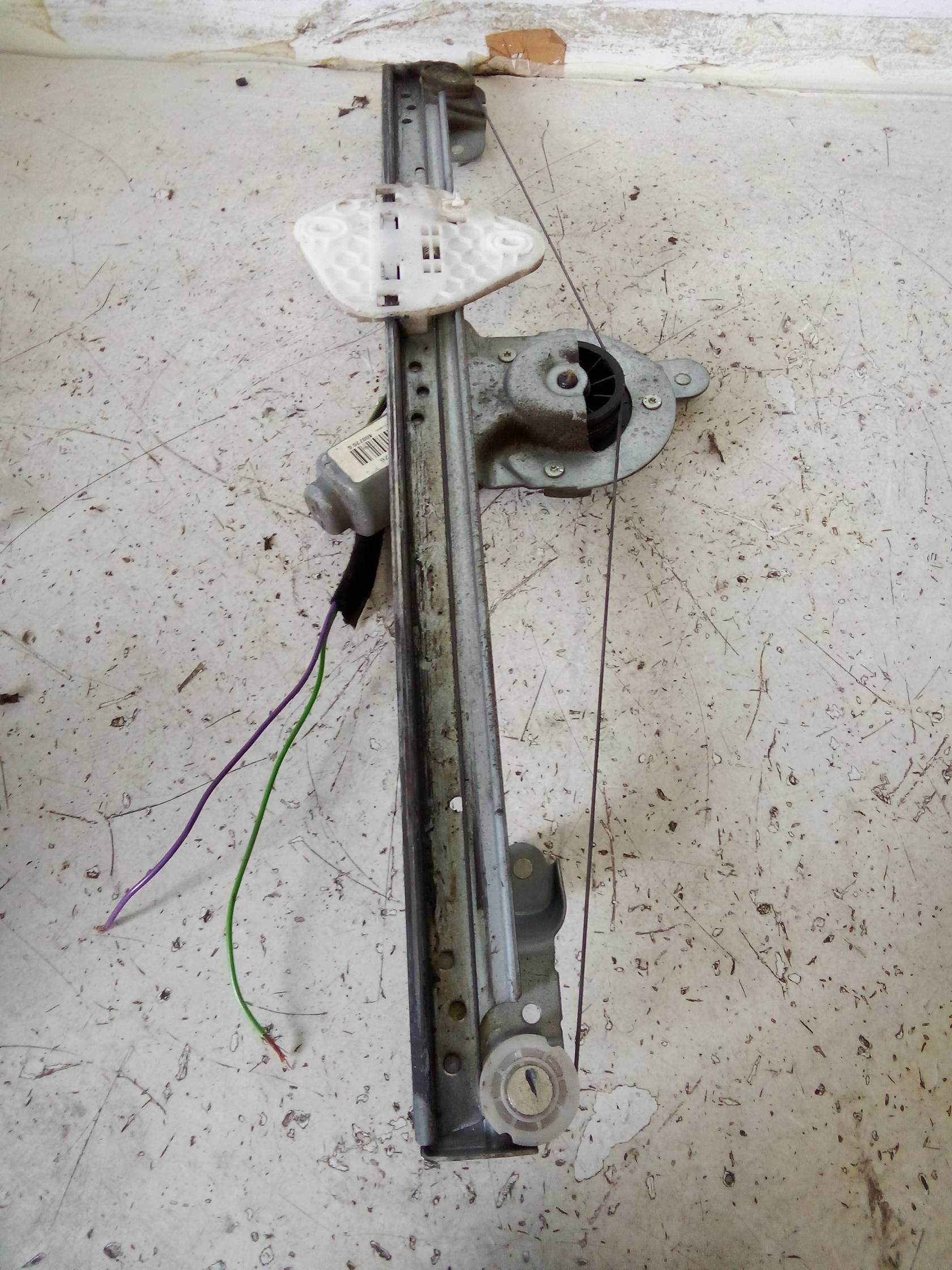 Alzacristallo elettr. porta ant. con motorino sx.