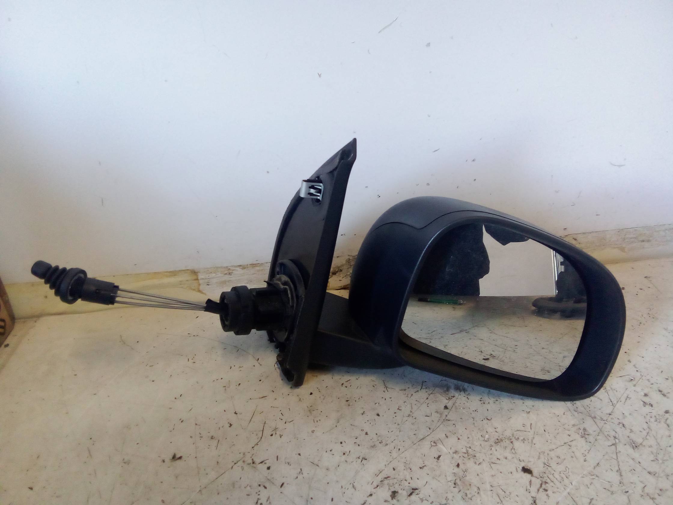 Retrovisore est. dx.