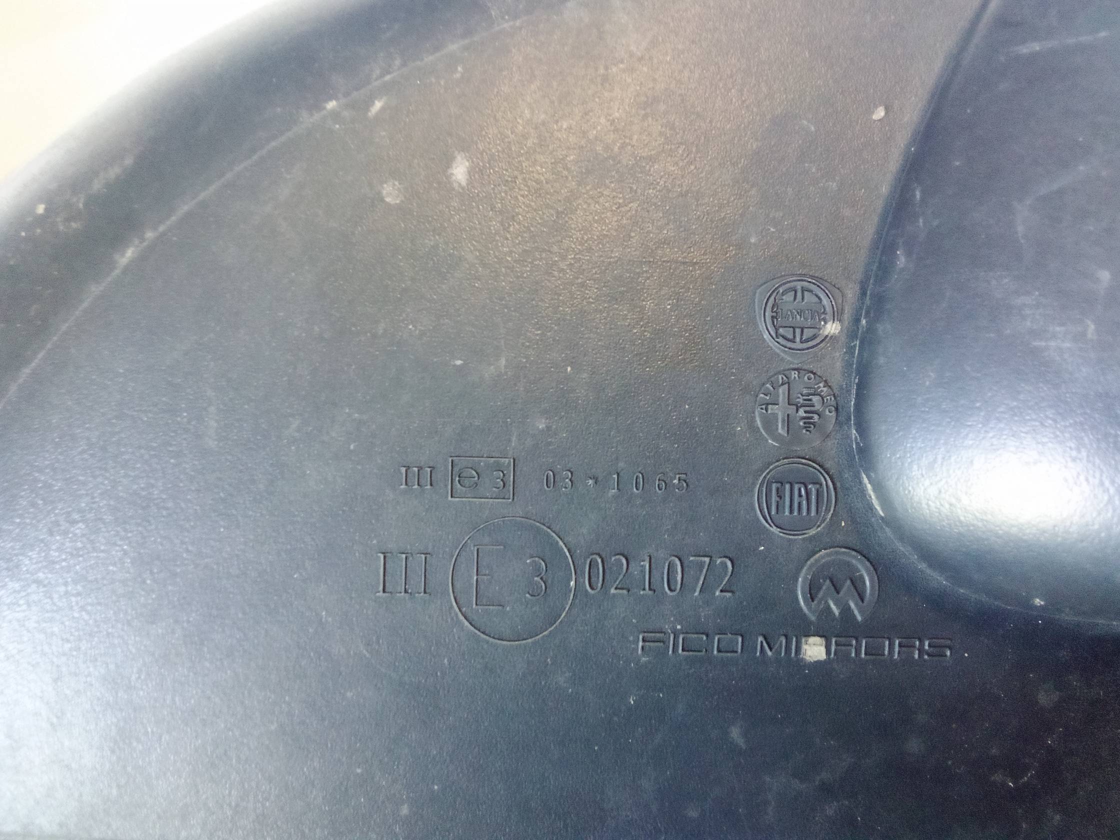 Retrovisore est. dx.