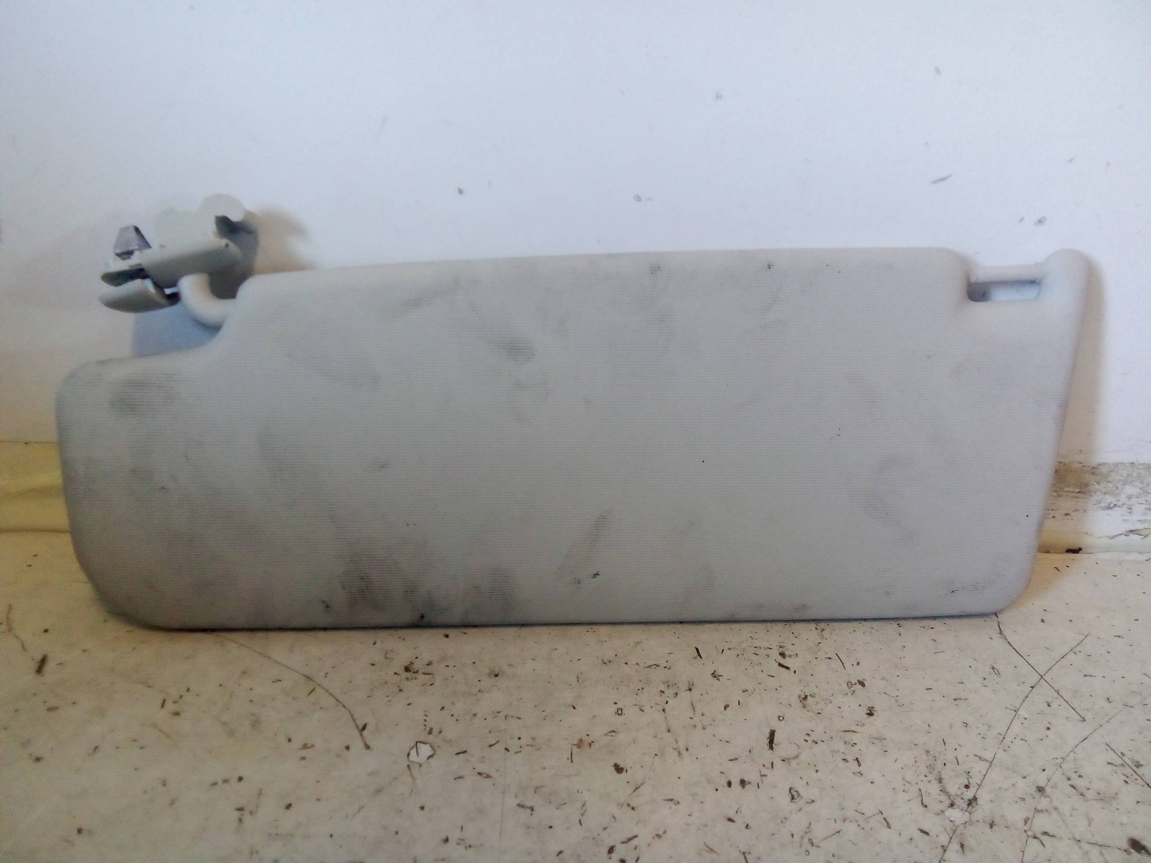 Aletta parasole parabrezza dx.