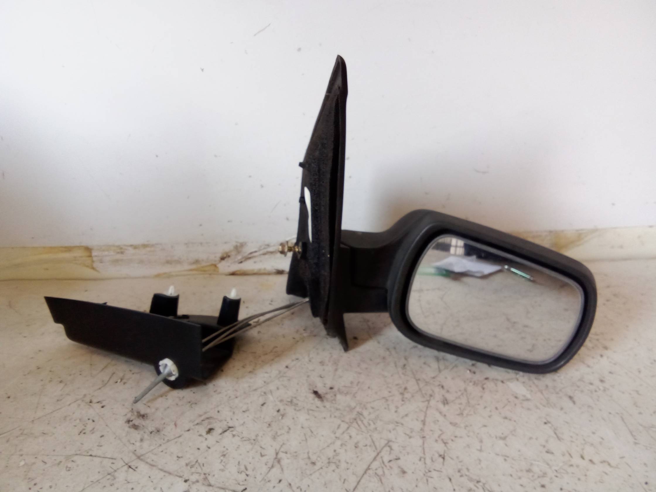 Retrovisore est. dx.