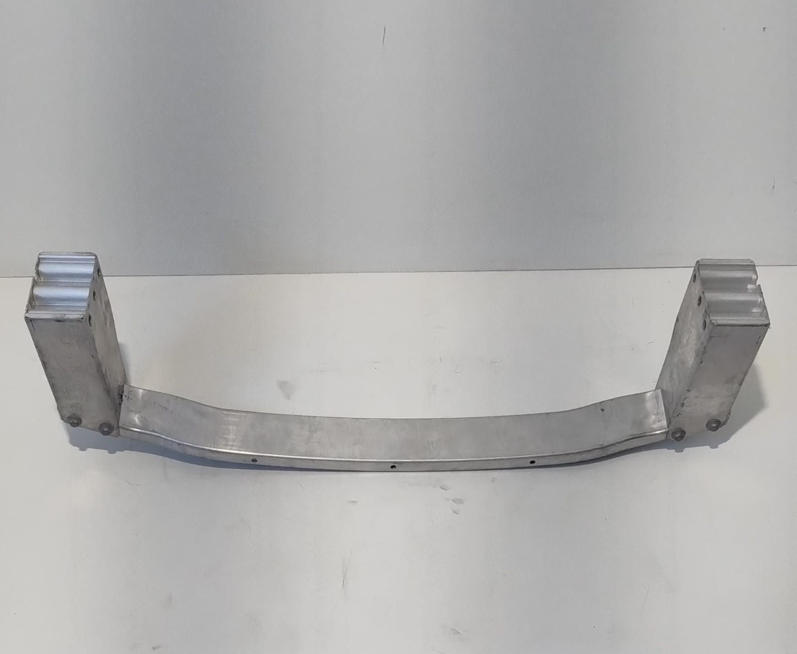 Traversa paraurti ant.