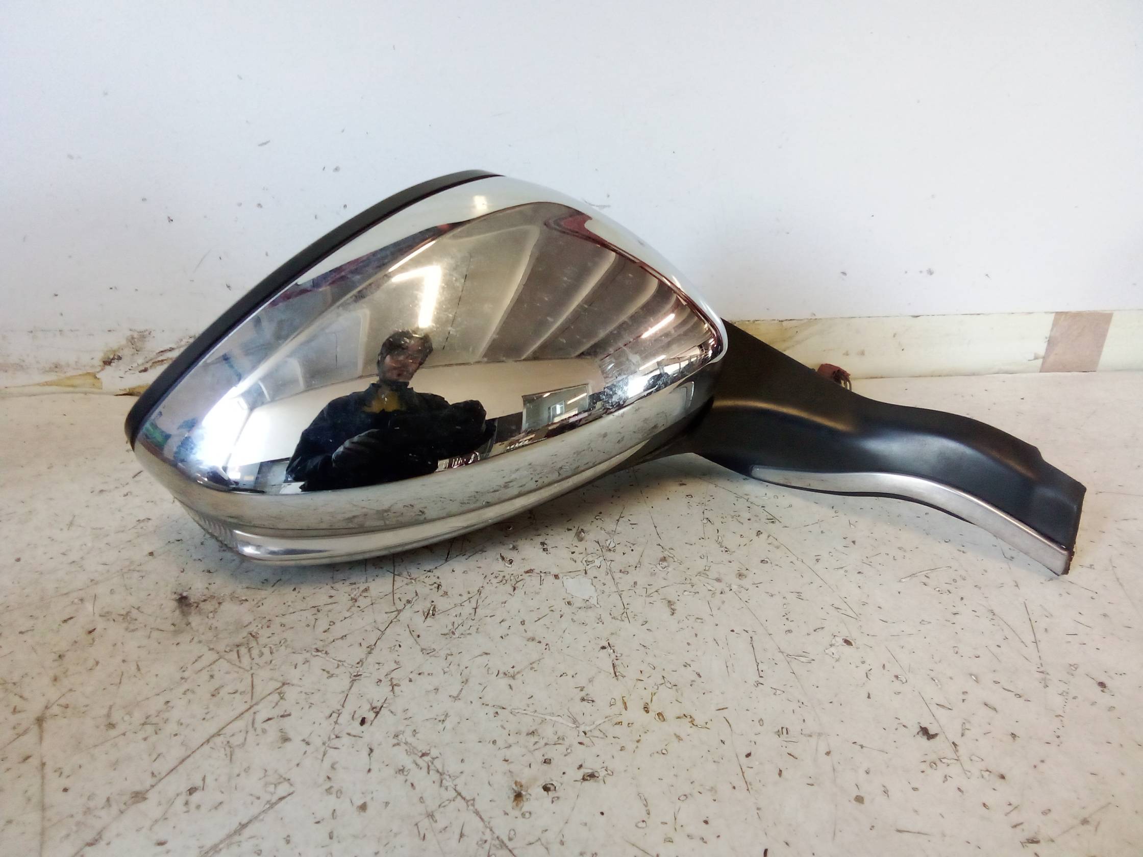 Retrovisore est. regolaz. elettr. dx.