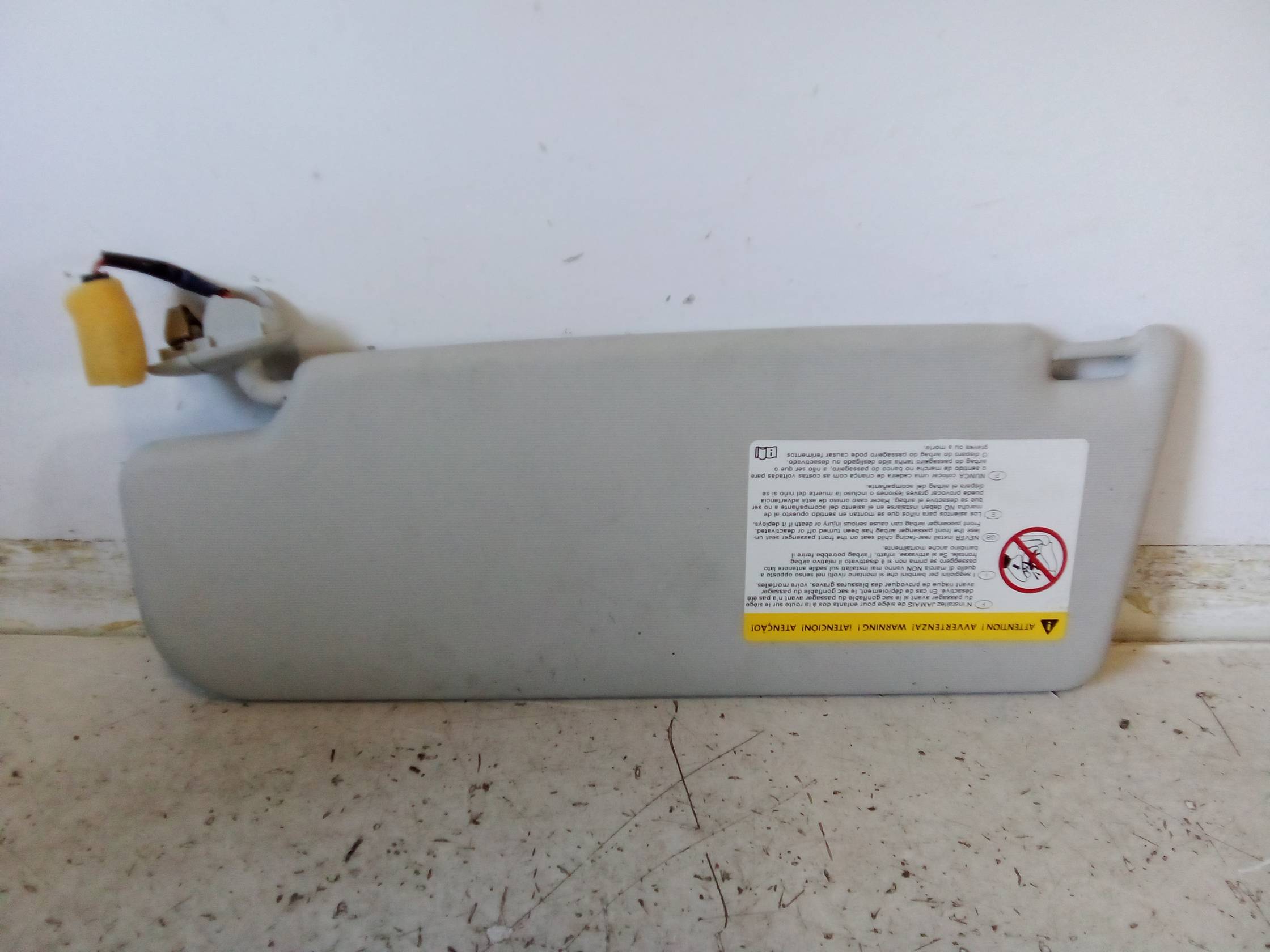 Aletta parasole parabrezza dx.