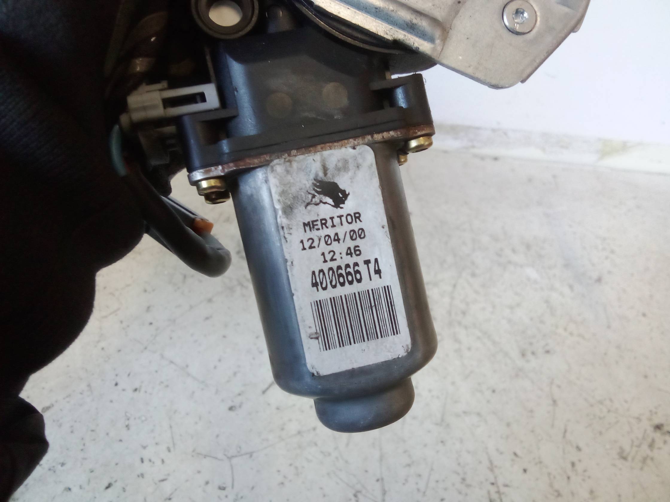 Alzacristallo elettr. porta ant. dx.