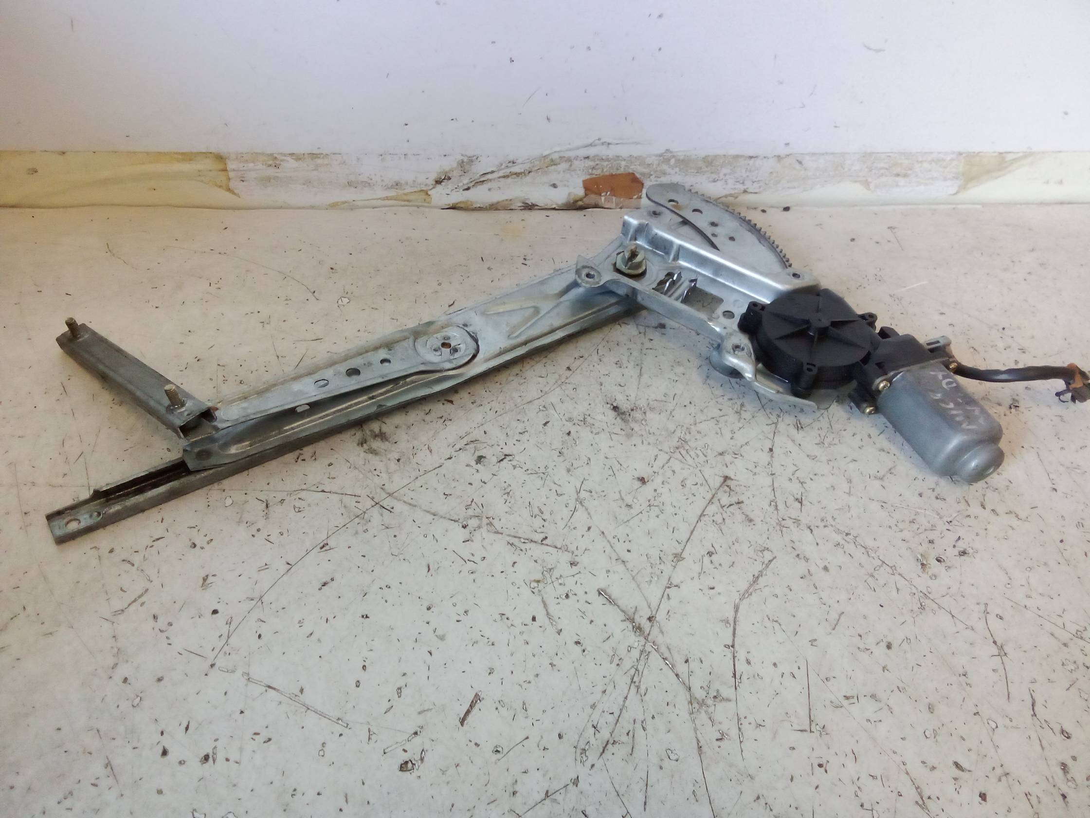 Alzacristallo elettr. porta ant. dx.