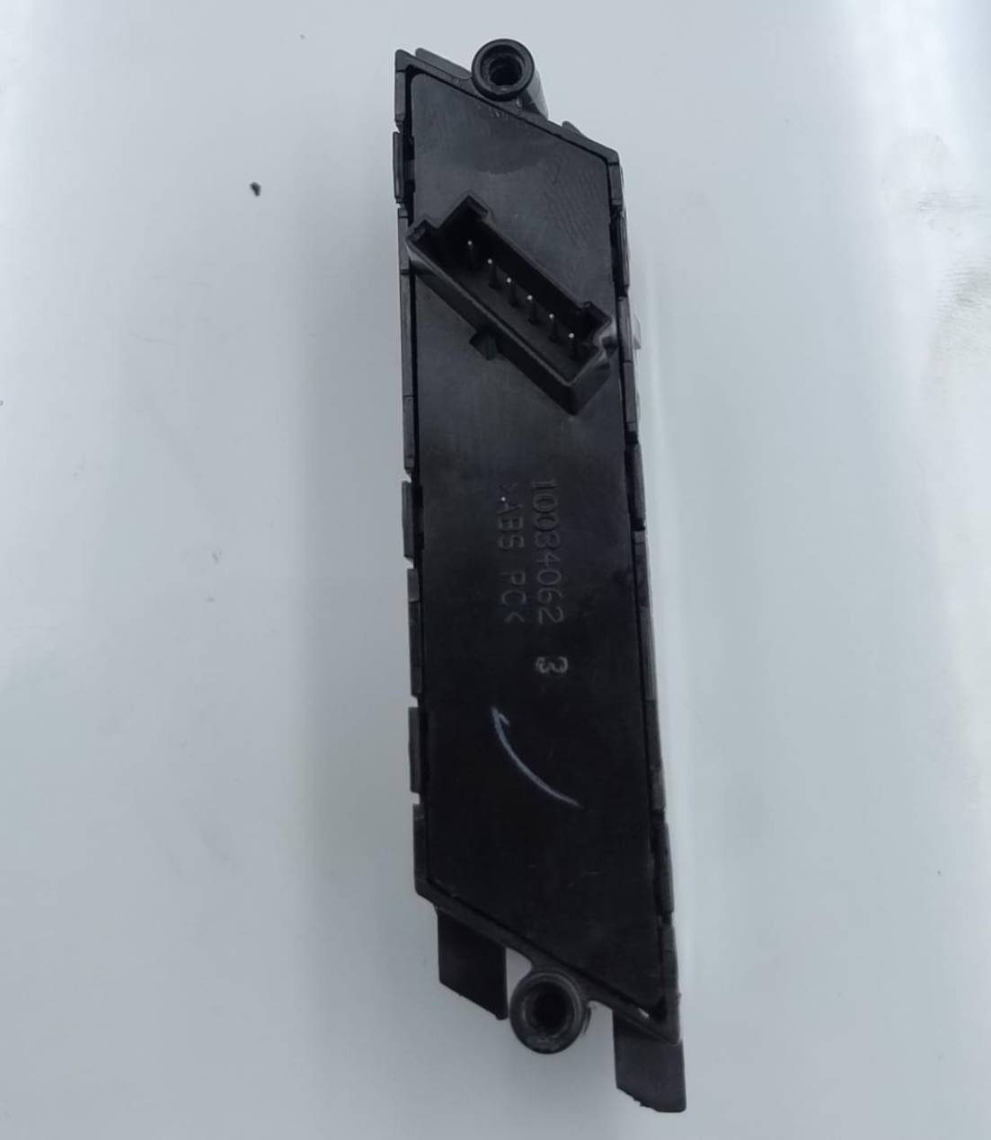 Blocco comandi regolazione sedile anteriore sx. Blocco comandi regolazione sedile anteriore sx.