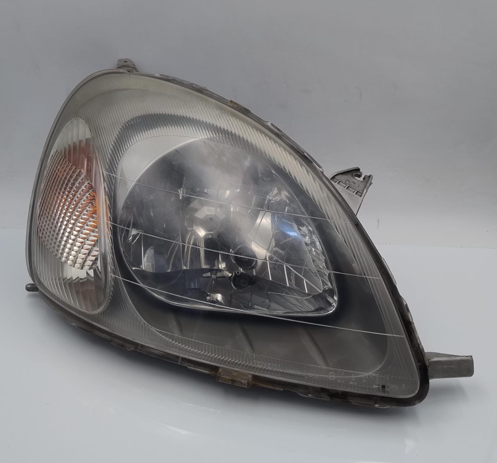 Fanale anteriore dx.