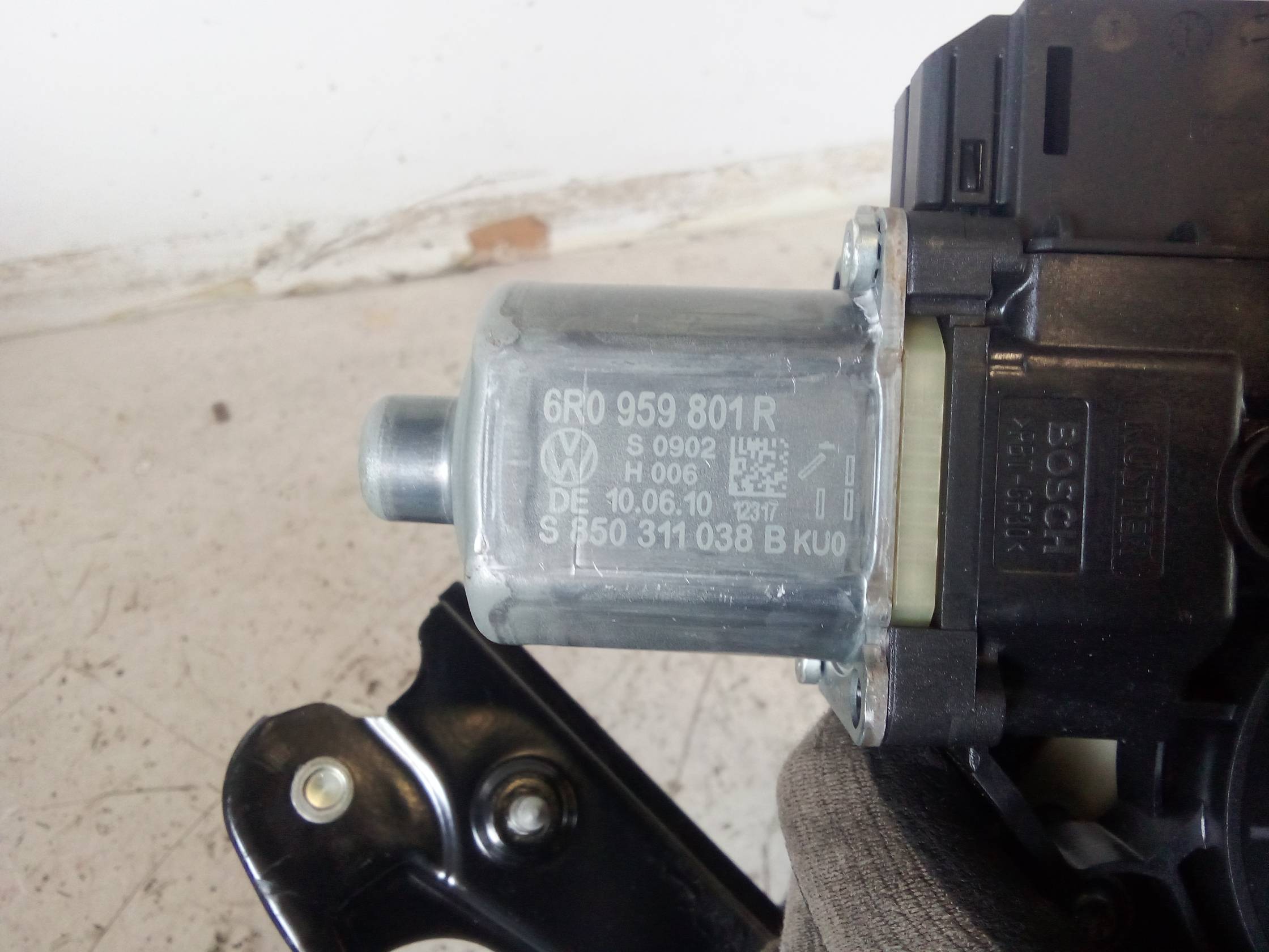 Alzacristallo elettr. porta ant. sx.