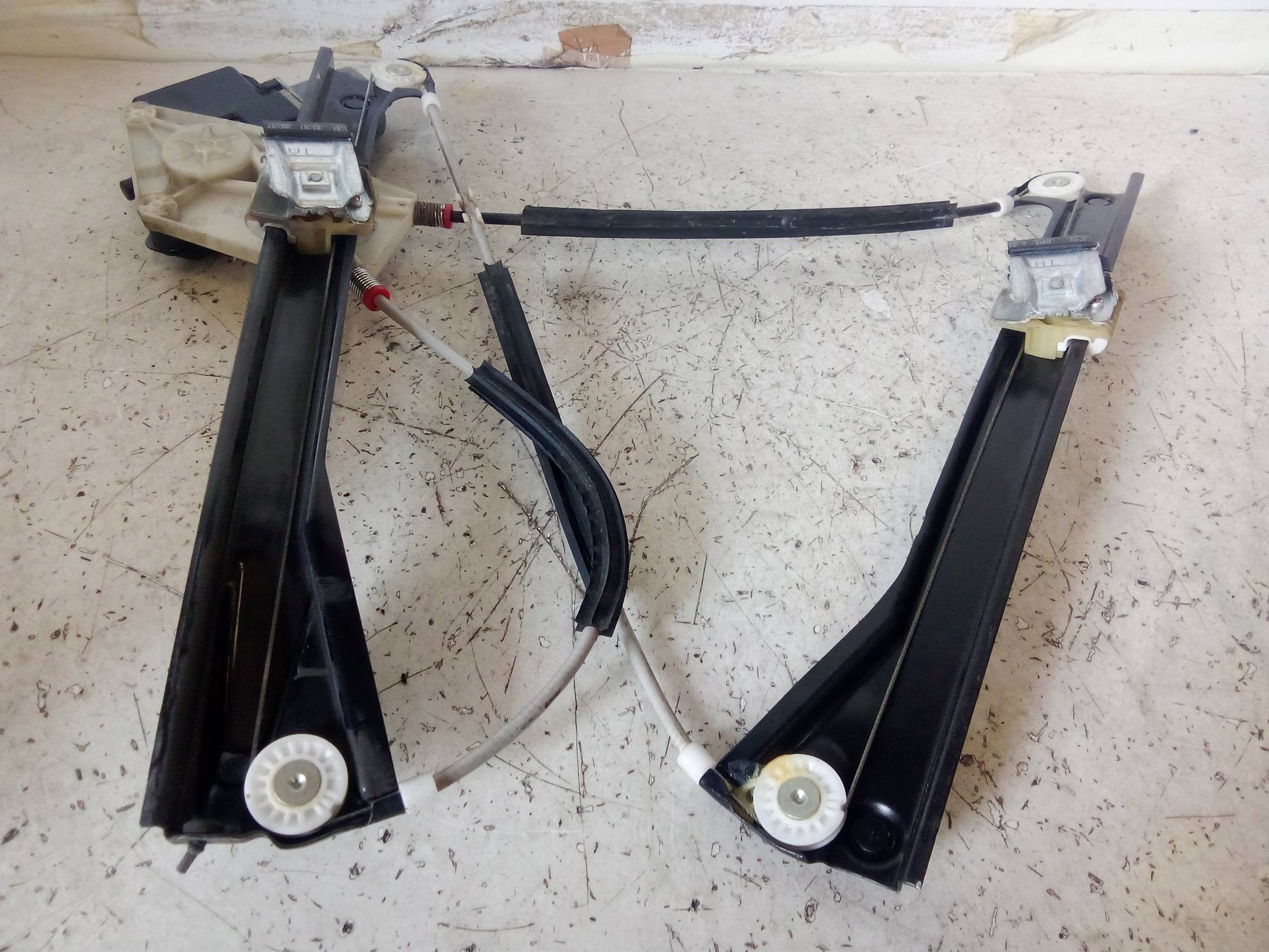 Alzacristallo elettr. porta ant. sx.