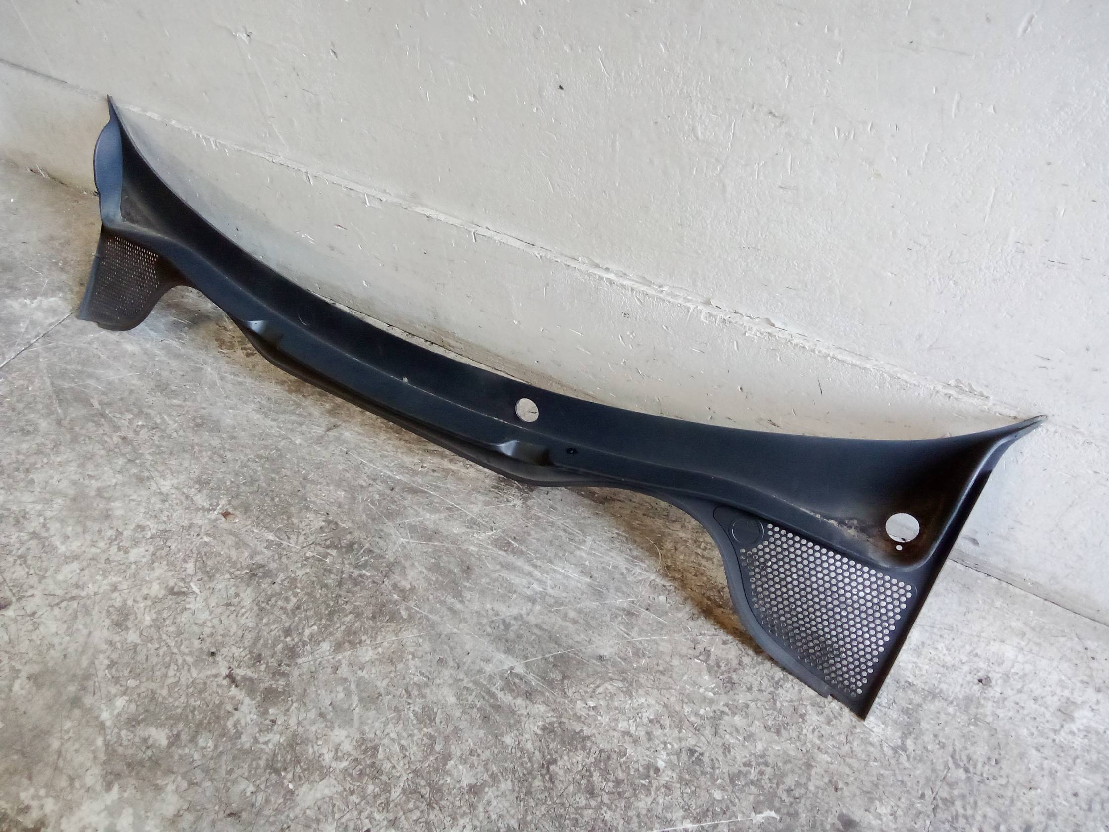 Griglia centr. sottoparabrezza