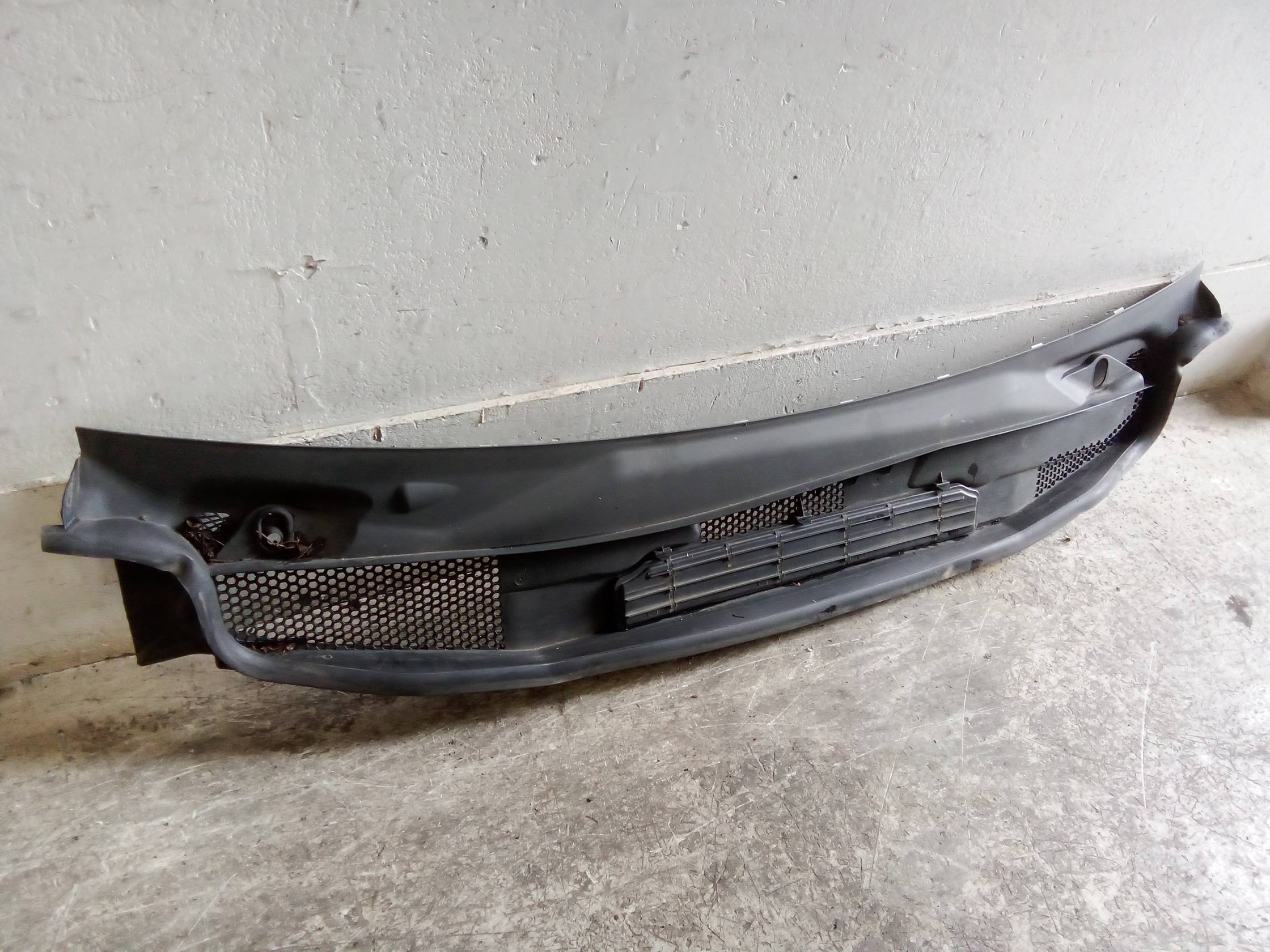 Griglia lat. sottoparabrezza