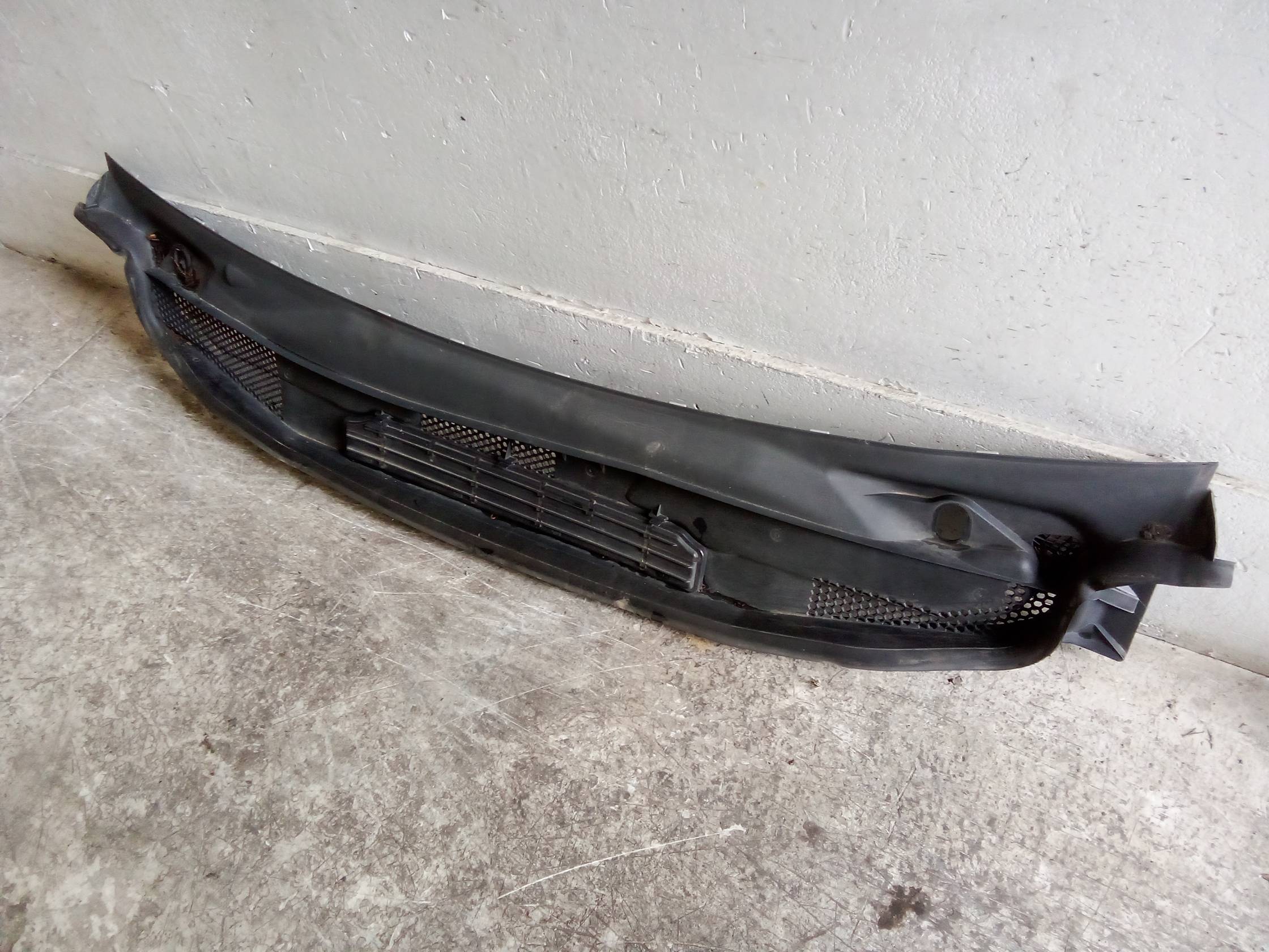 Griglia lat. sottoparabrezza