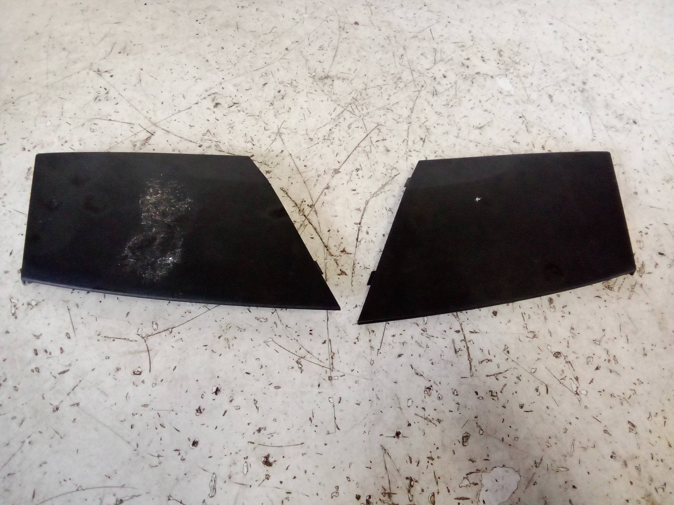 Griglia lat. sottoparabrezza