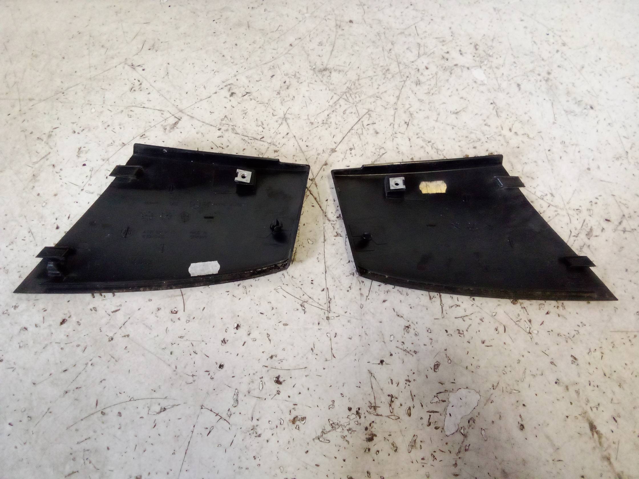 Griglia lat. sottoparabrezza