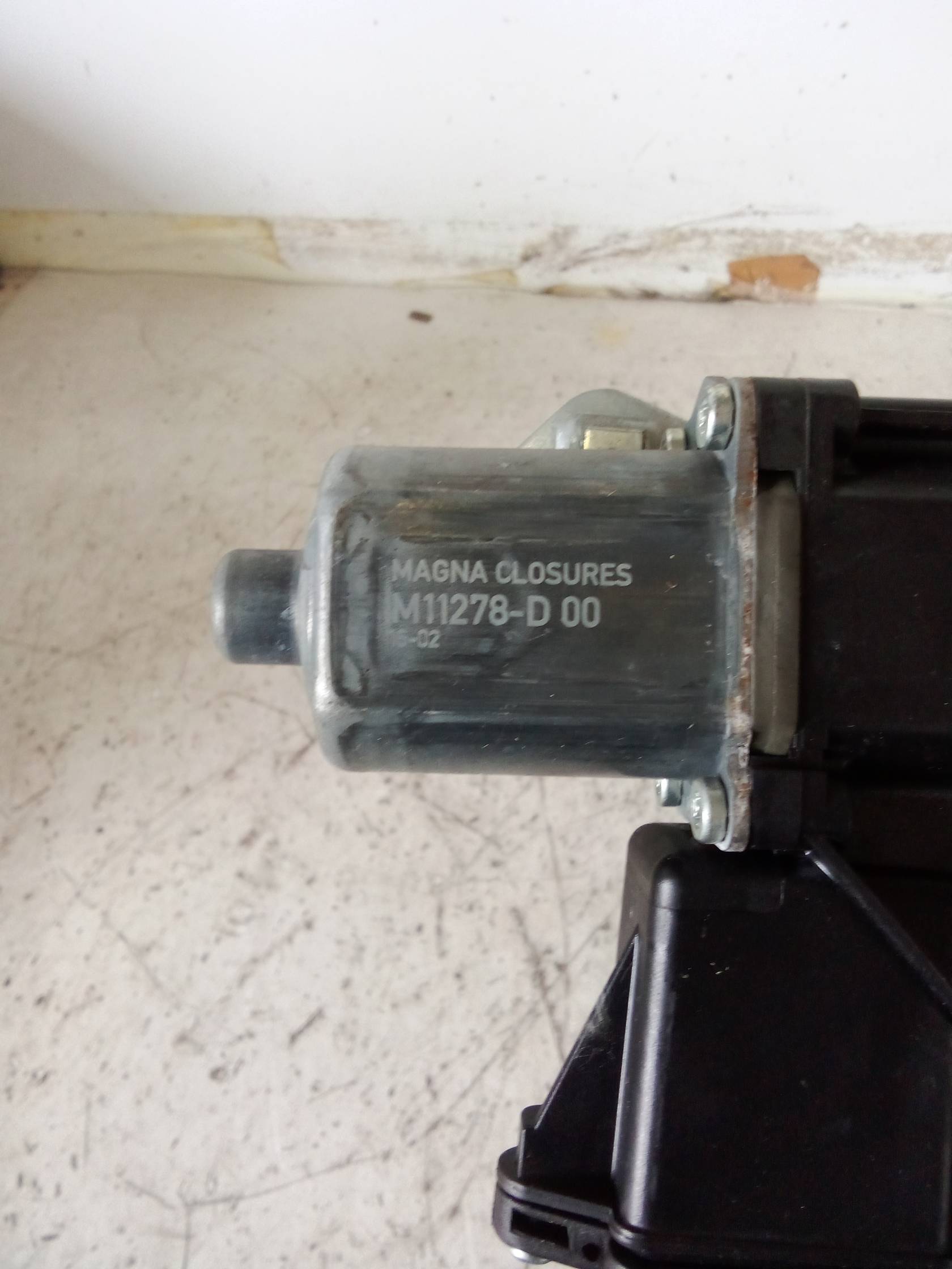 Alzacristallo elettr. porta ant. sx.