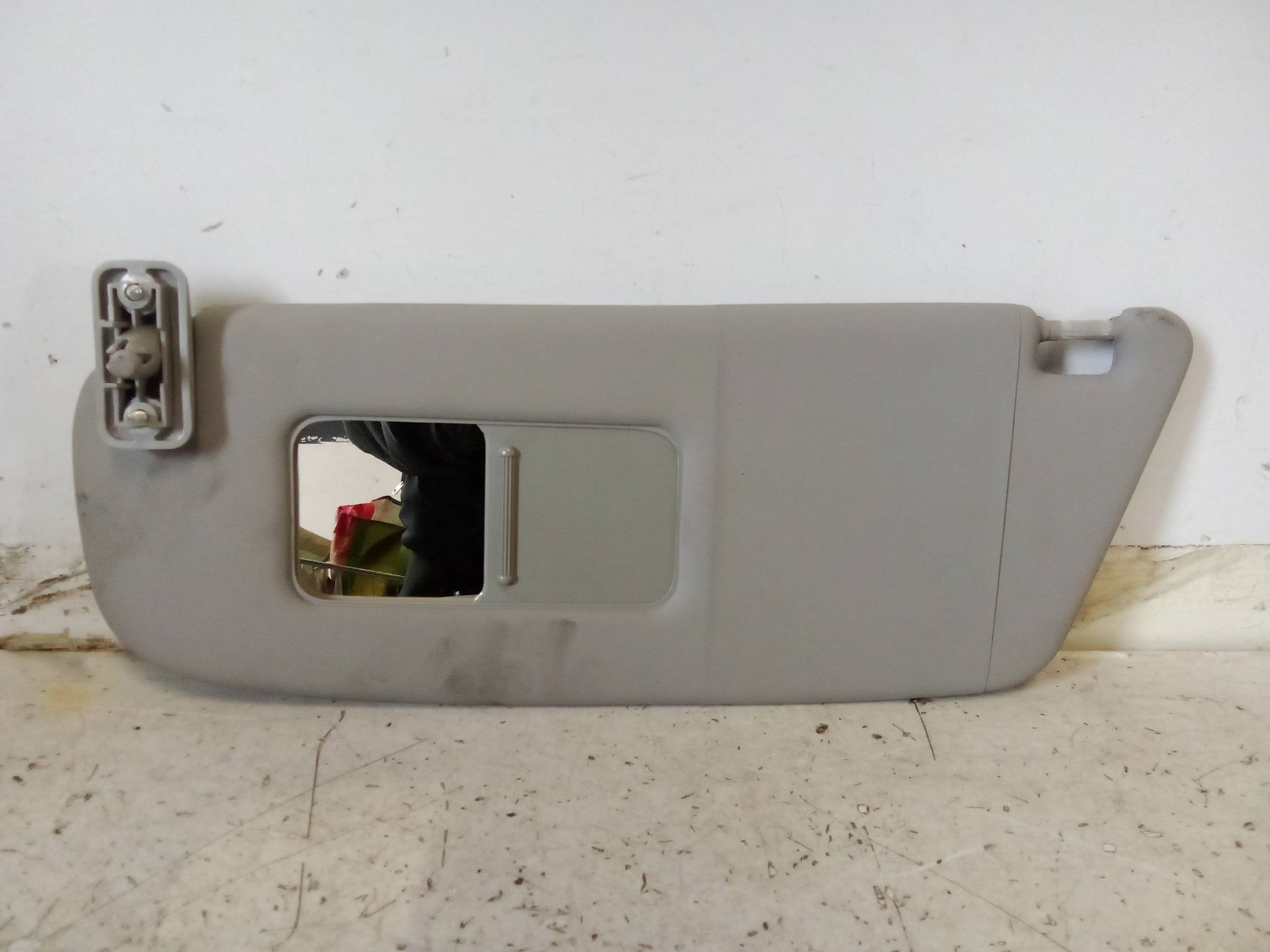 Aletta parasole parabrezza sx.