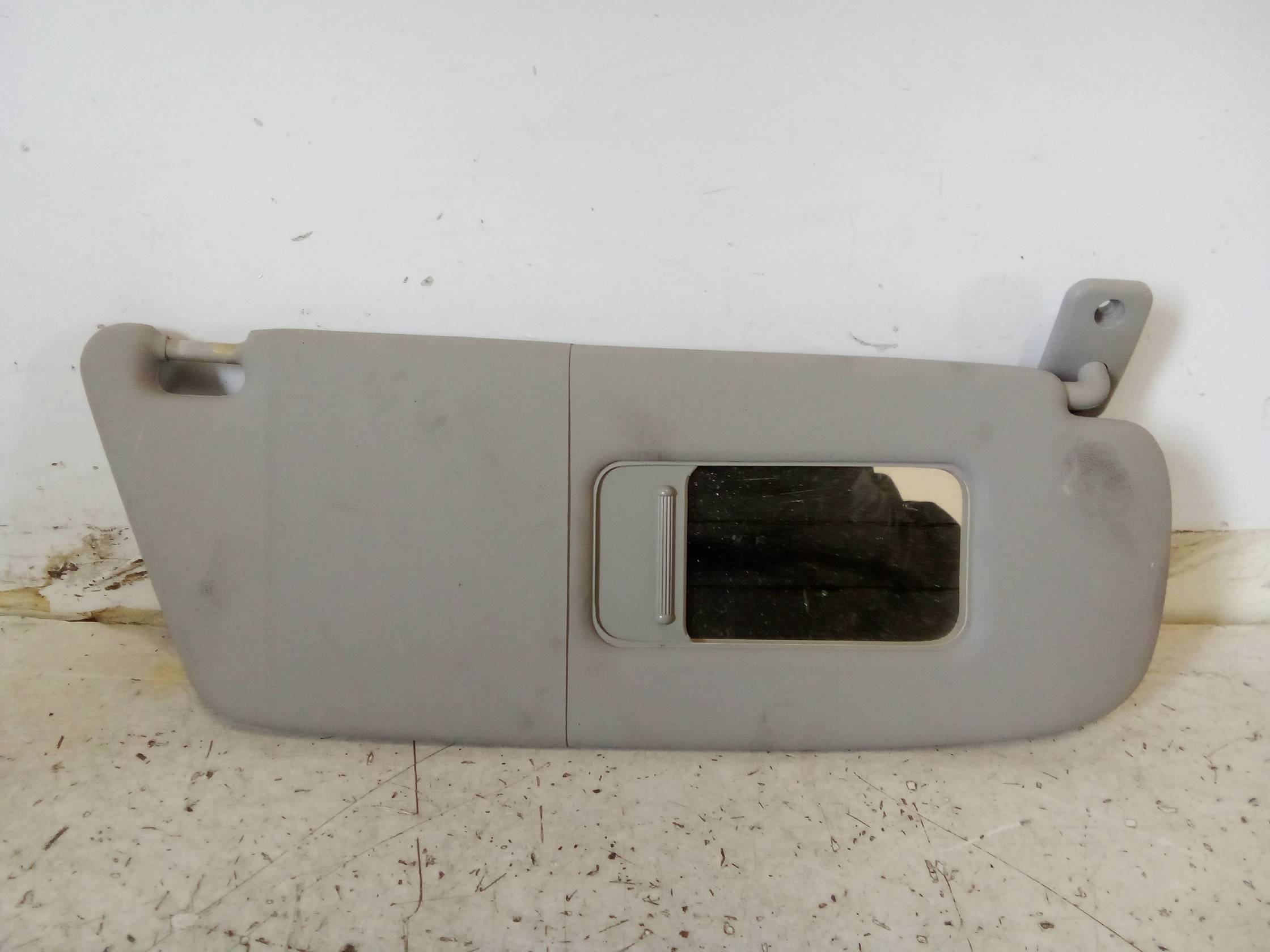 Aletta parasole parabrezza dx.