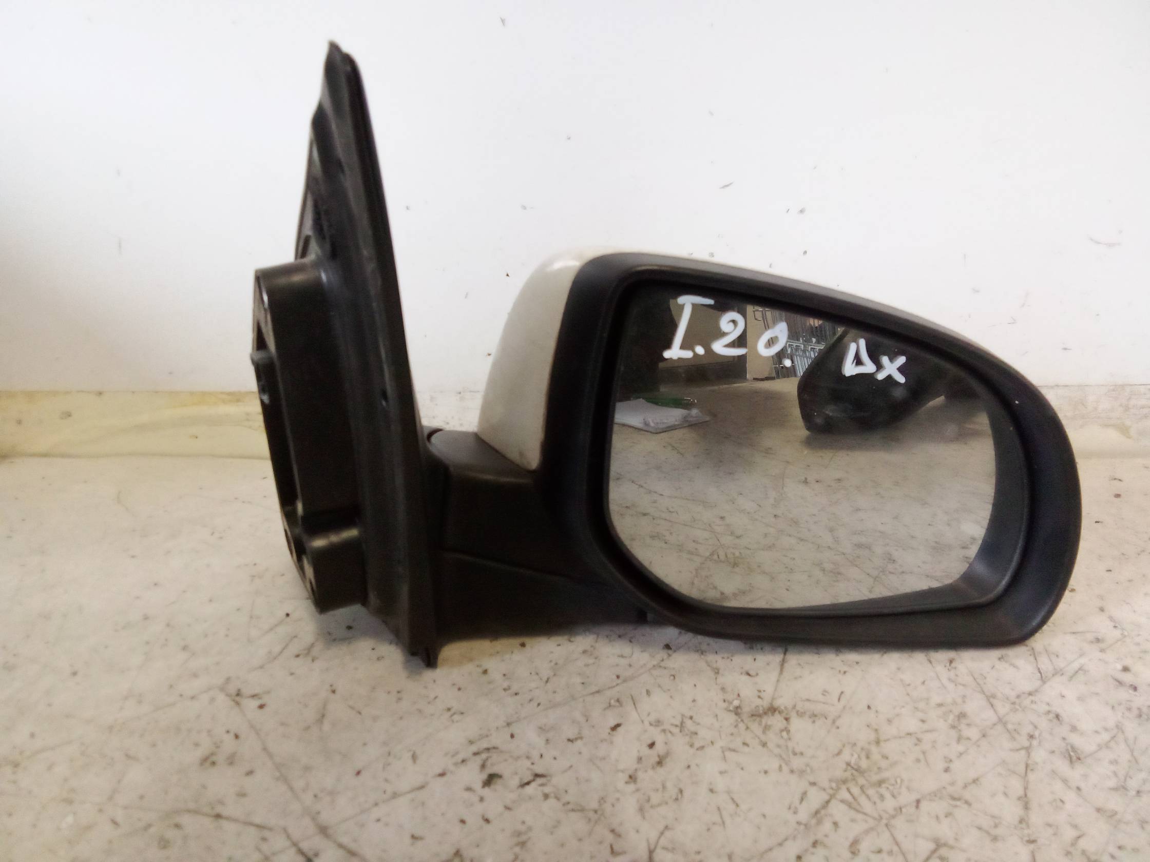 Retrovisore est. dx.