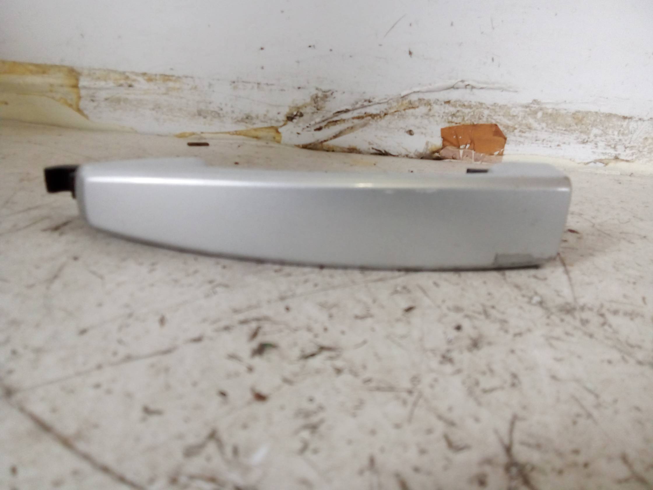 Maniglia porta ant. dx. Maniglia porta ant. dx.