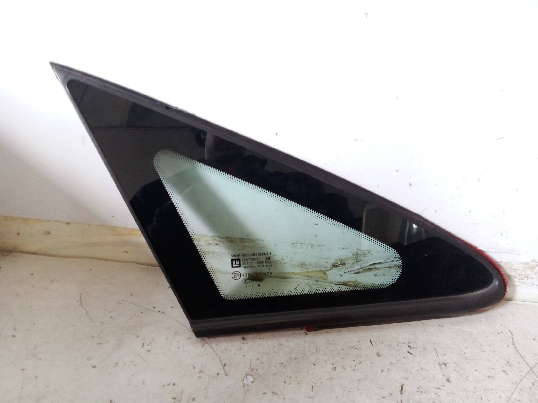 Fisso parafango ant. dx.