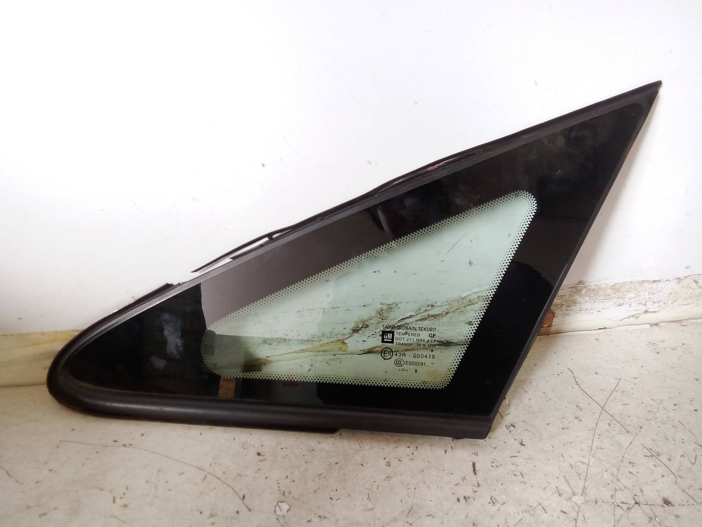 Fisso parafango ant. sx.