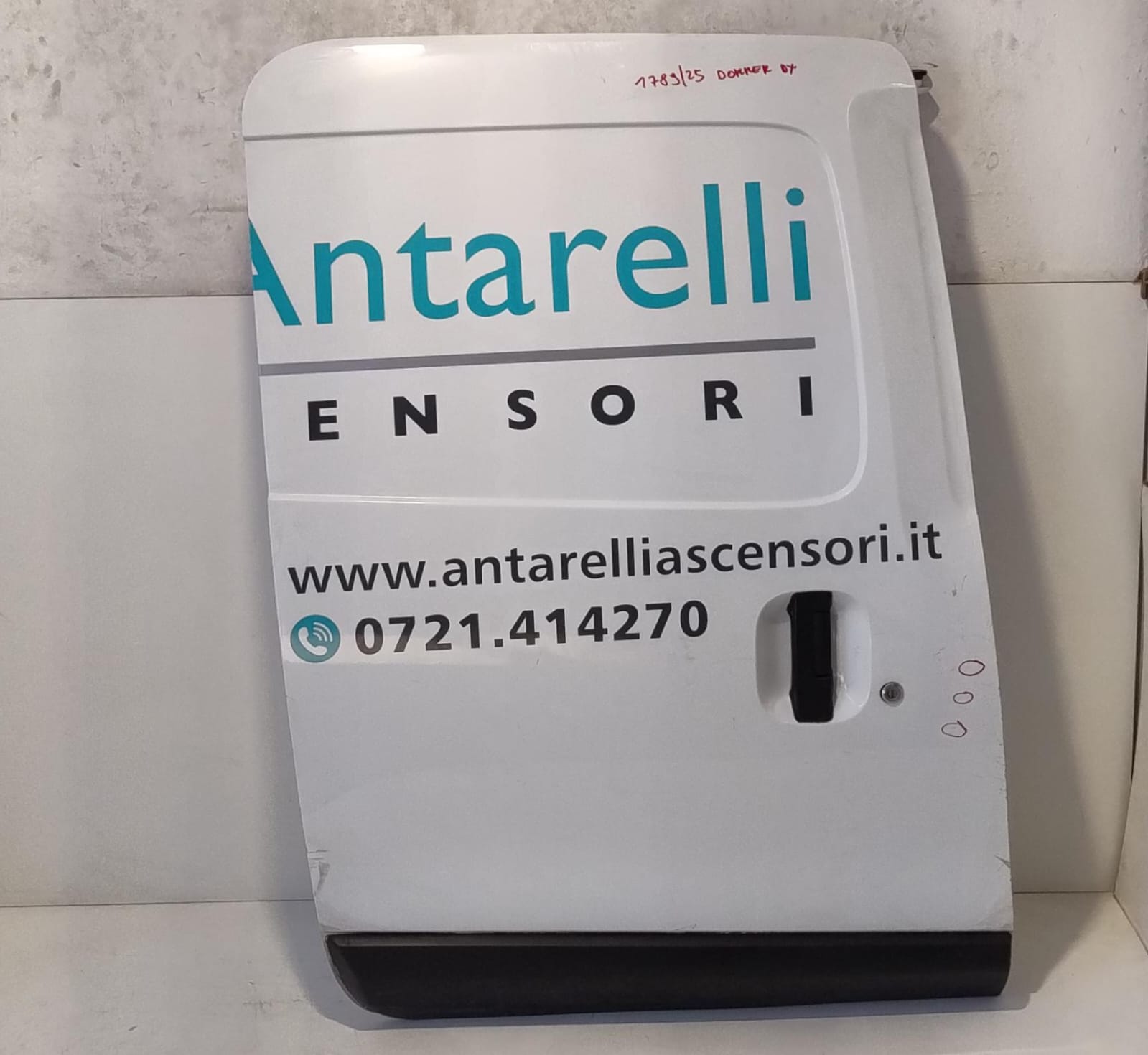 Porta Laterale Scorrevole dx. Porta Laterale Scorrevole dx.