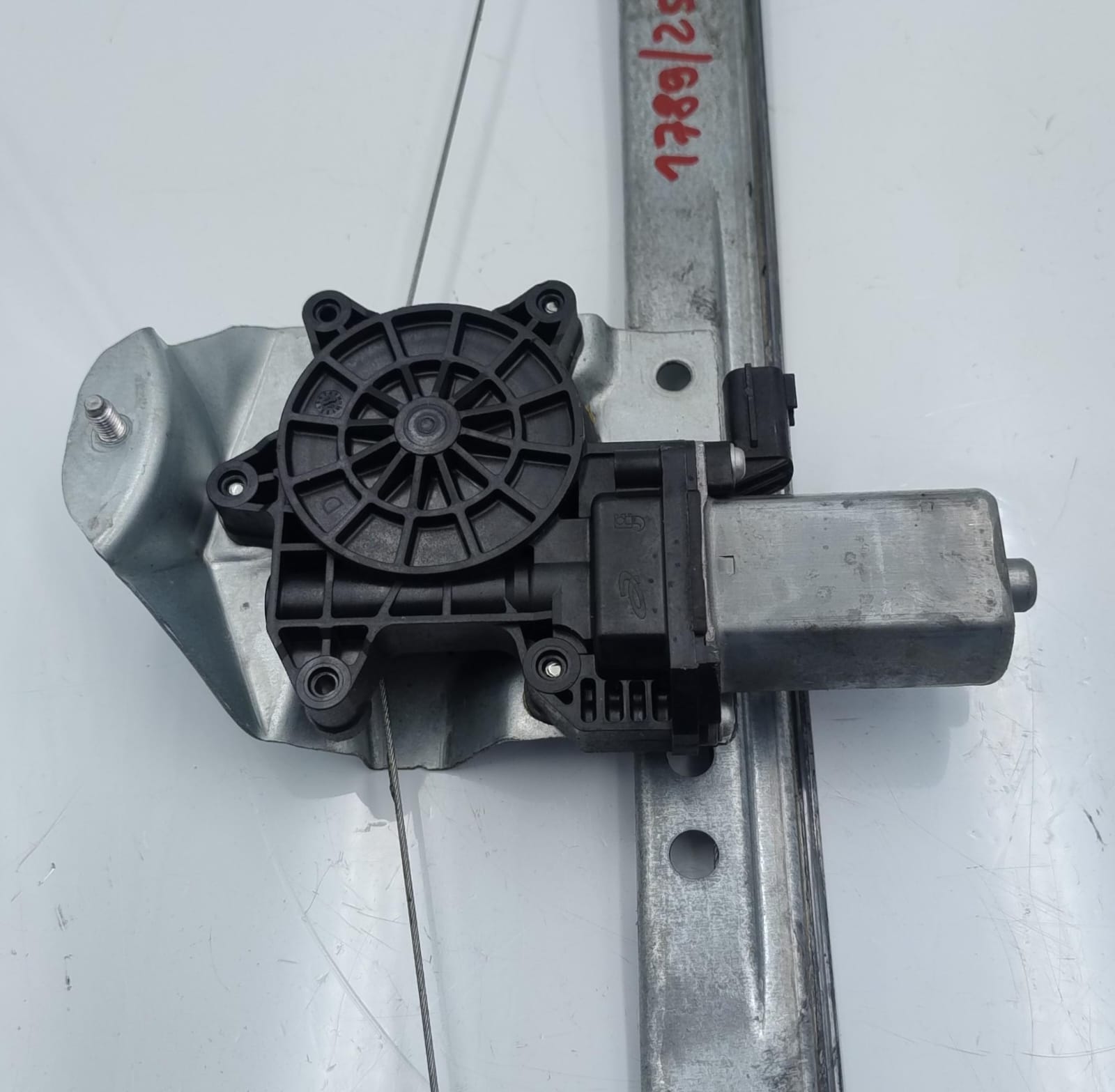 Alzacristallo elettr. porta ant. sx.