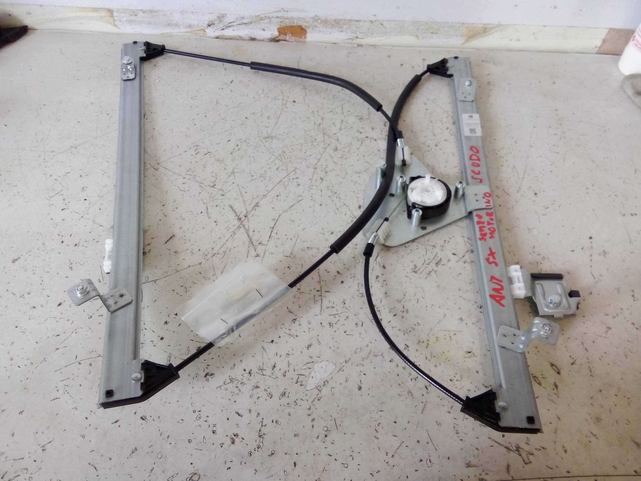 Alzacristallo elettr. porta ant. sx.