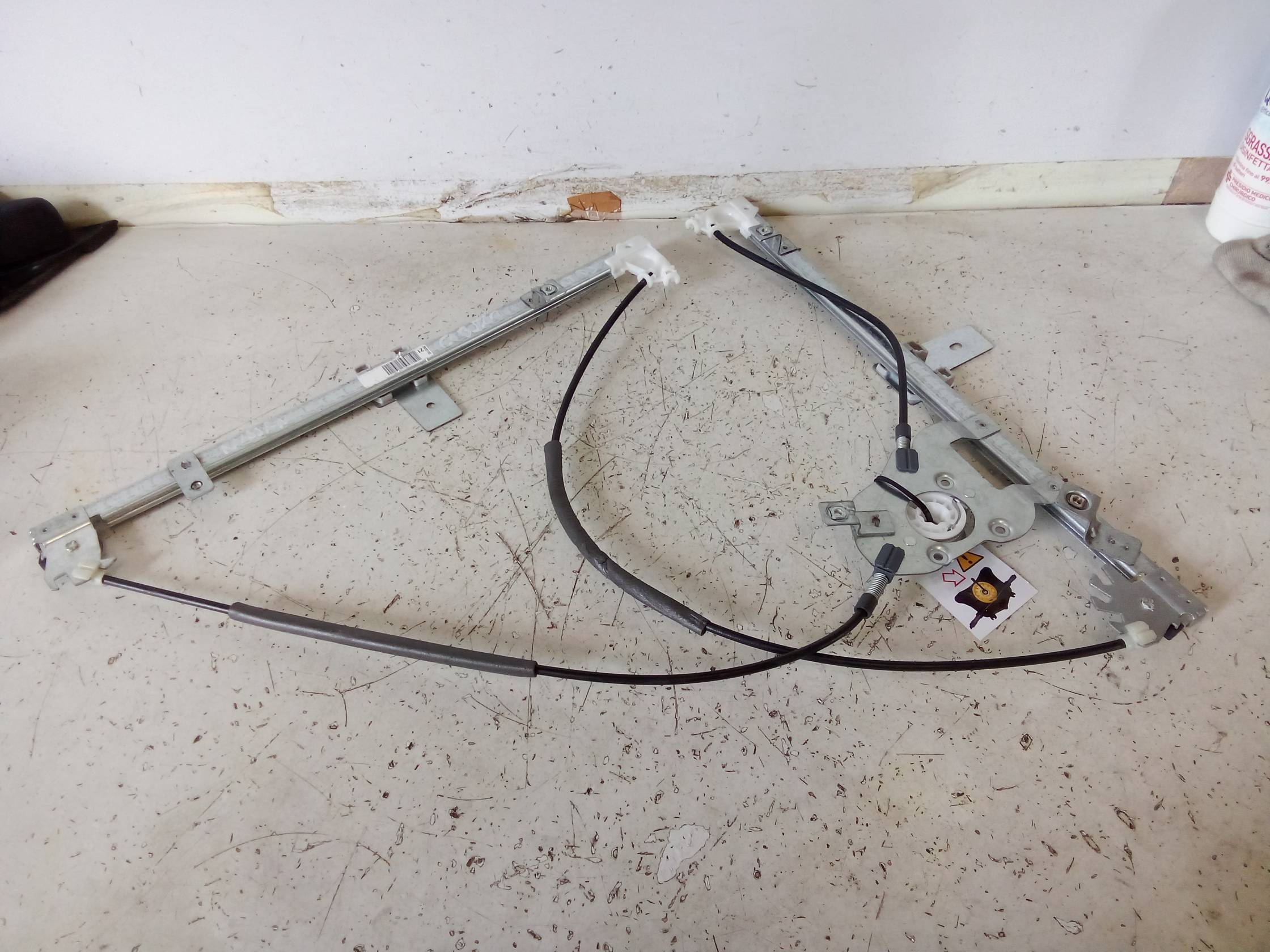 Alzacristallo elettr. porta ant. dx.