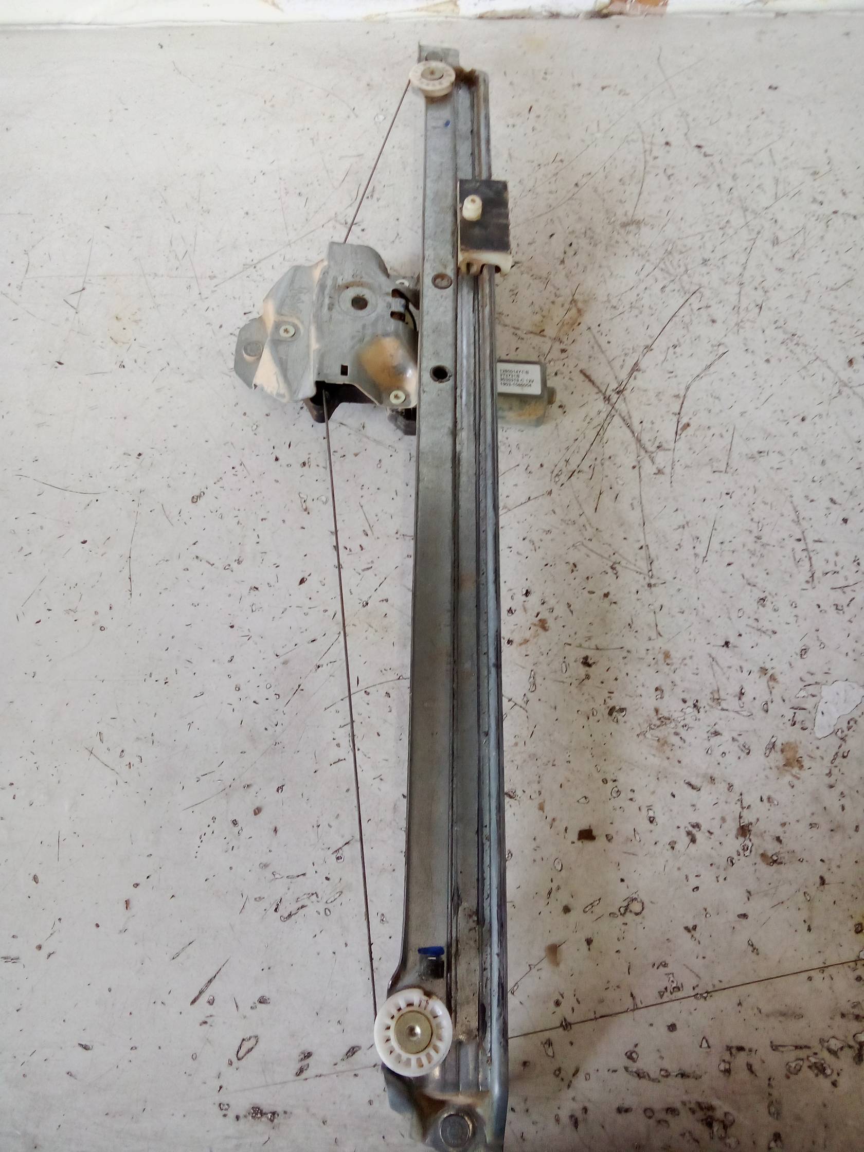 Alzacristallo elettr. porta ant. con motorino dx.