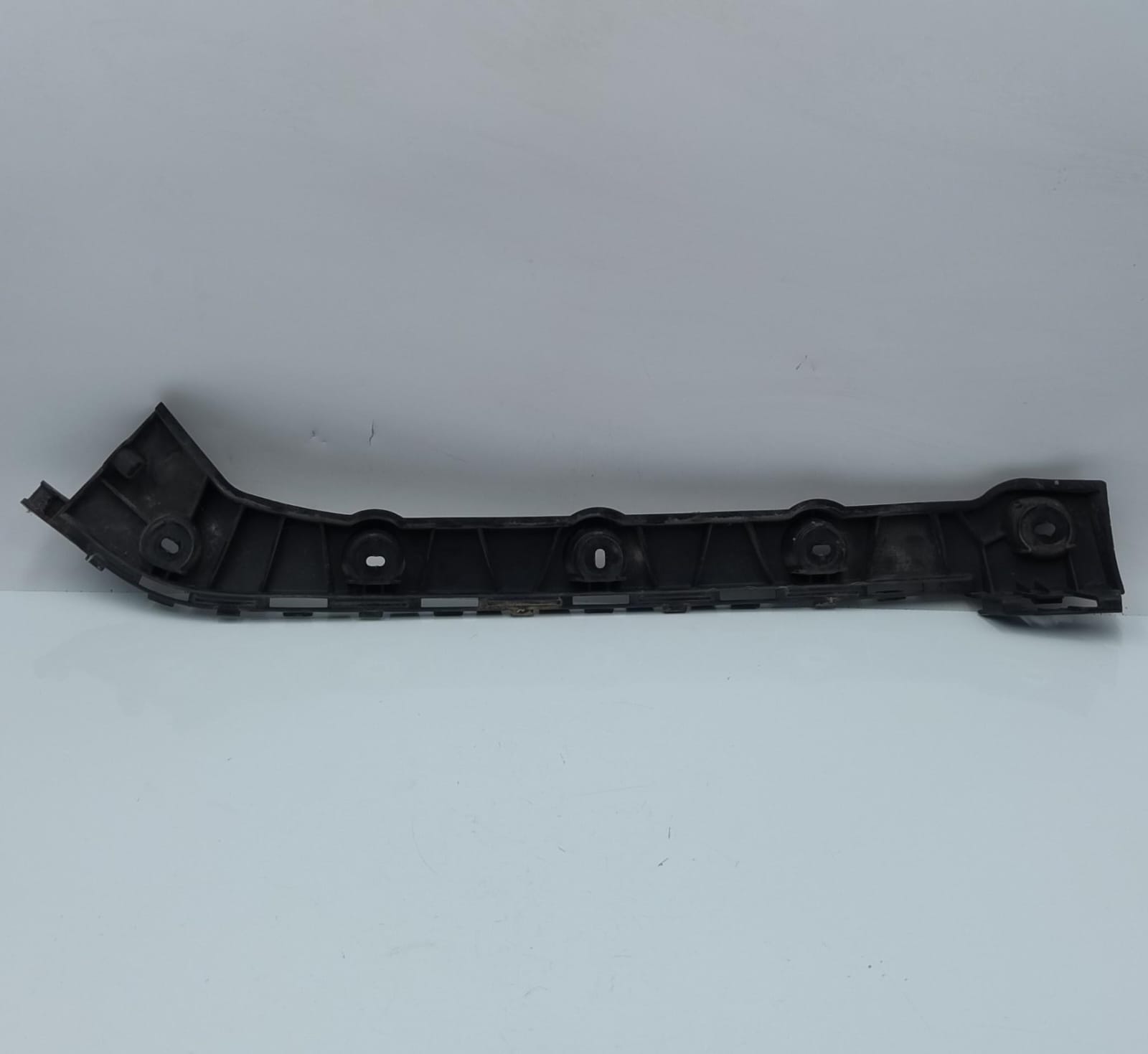 Staffa paraurti posteriore sx.